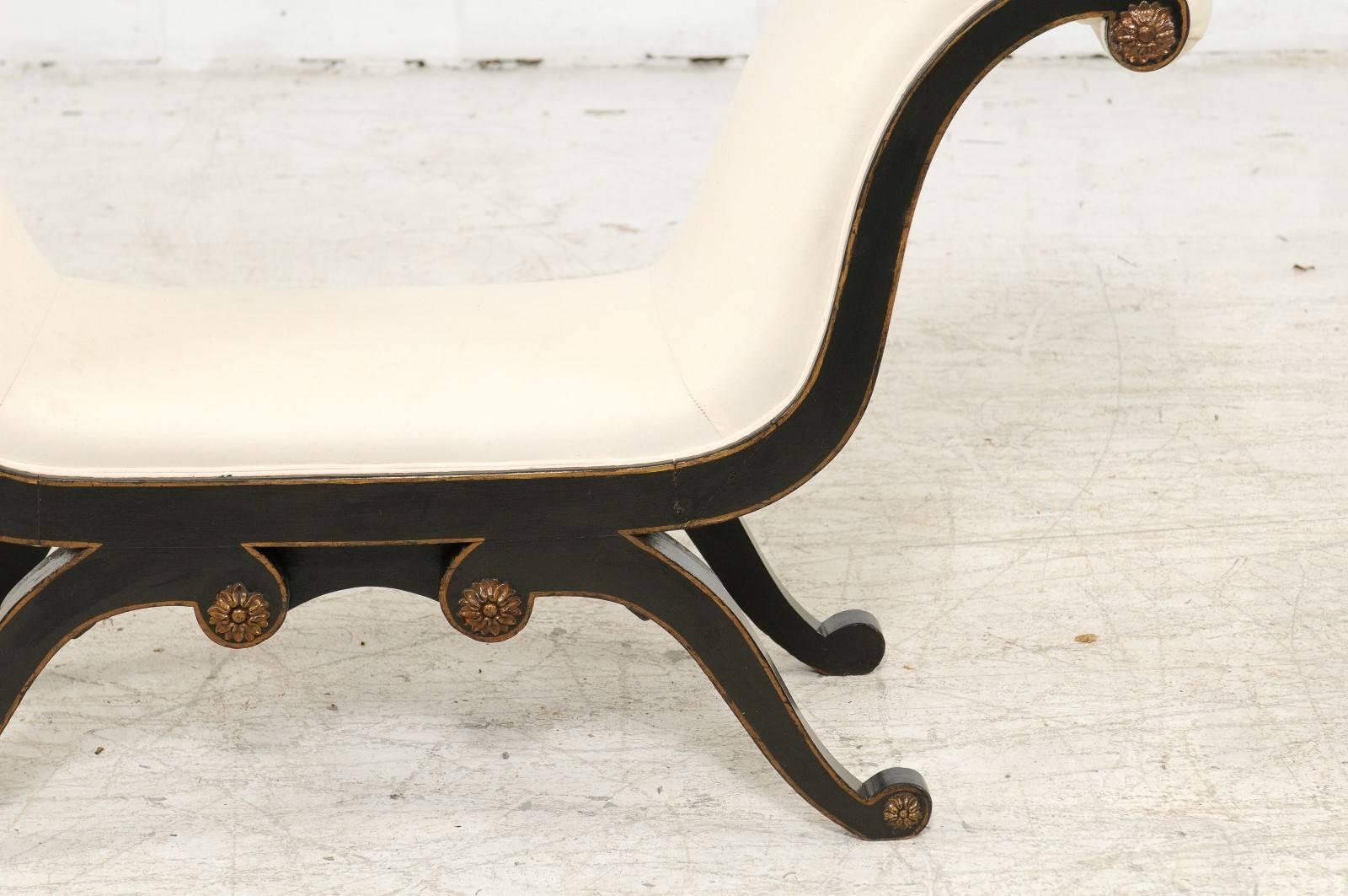 English 1820s Period Regency Ebonized and Gilded Bench with Out-Scrolled Arms 2