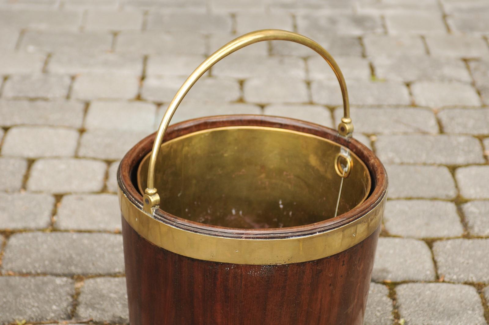 English 1830s Regency Mahogany Bucket with Brass Liner, Handle and Braces For Sale 4