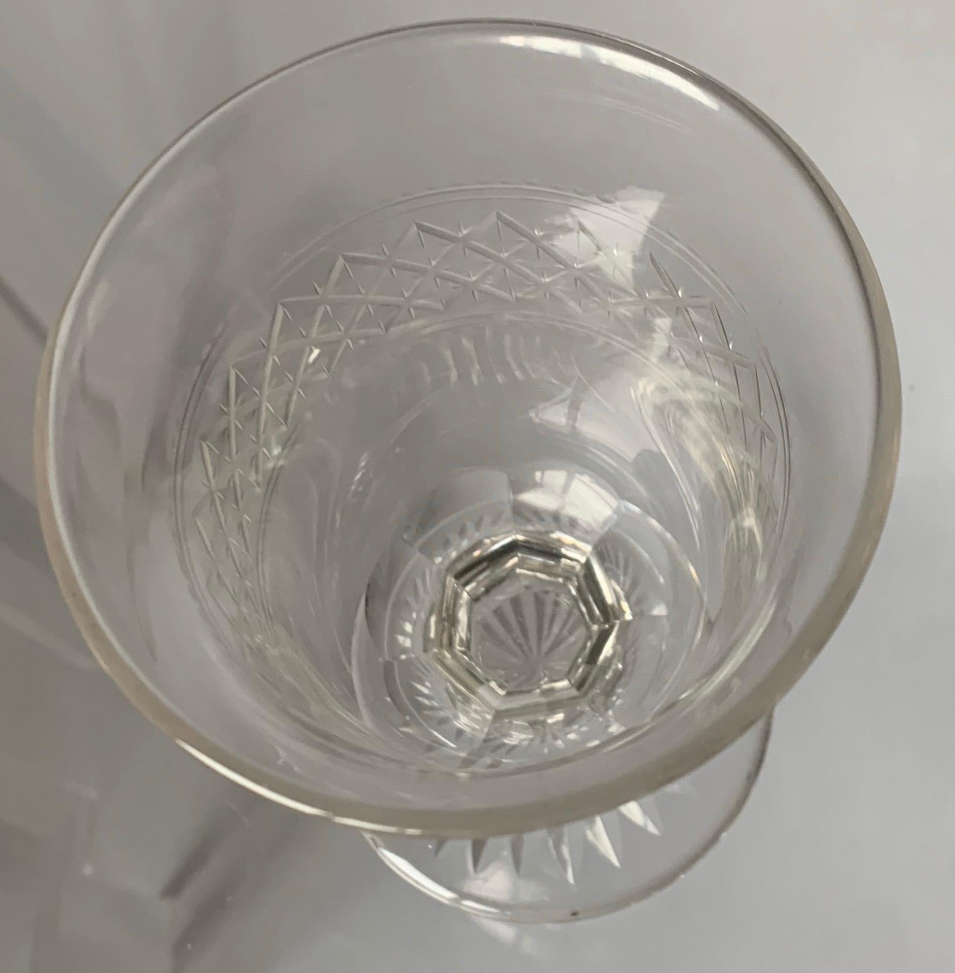 Cáliz inglés de cristal tallado de la década de 1840 en venta 1