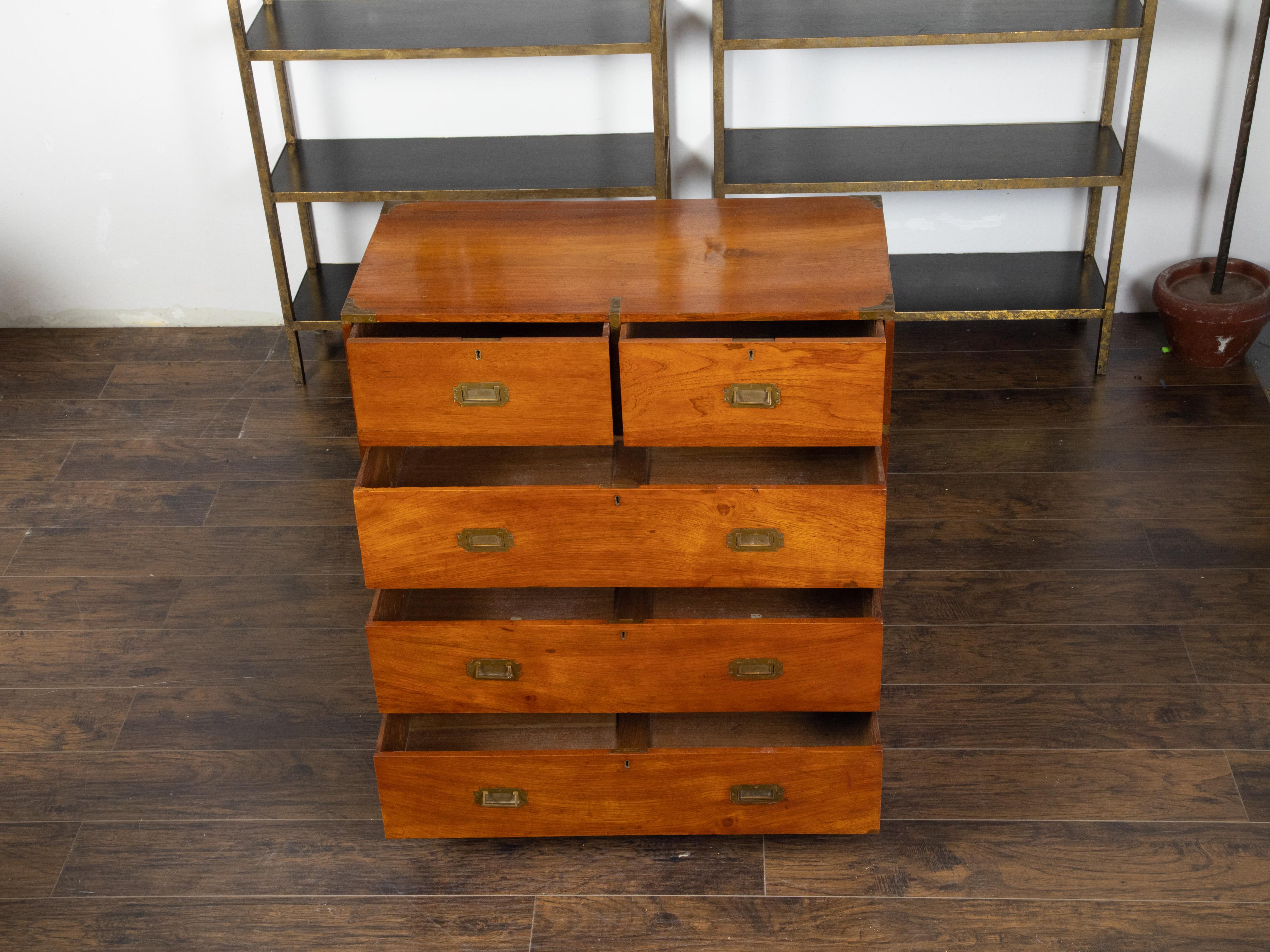 English 1840s Mahogany Campaign Chest with Five Drawers and Brass Hardware For Sale 3
