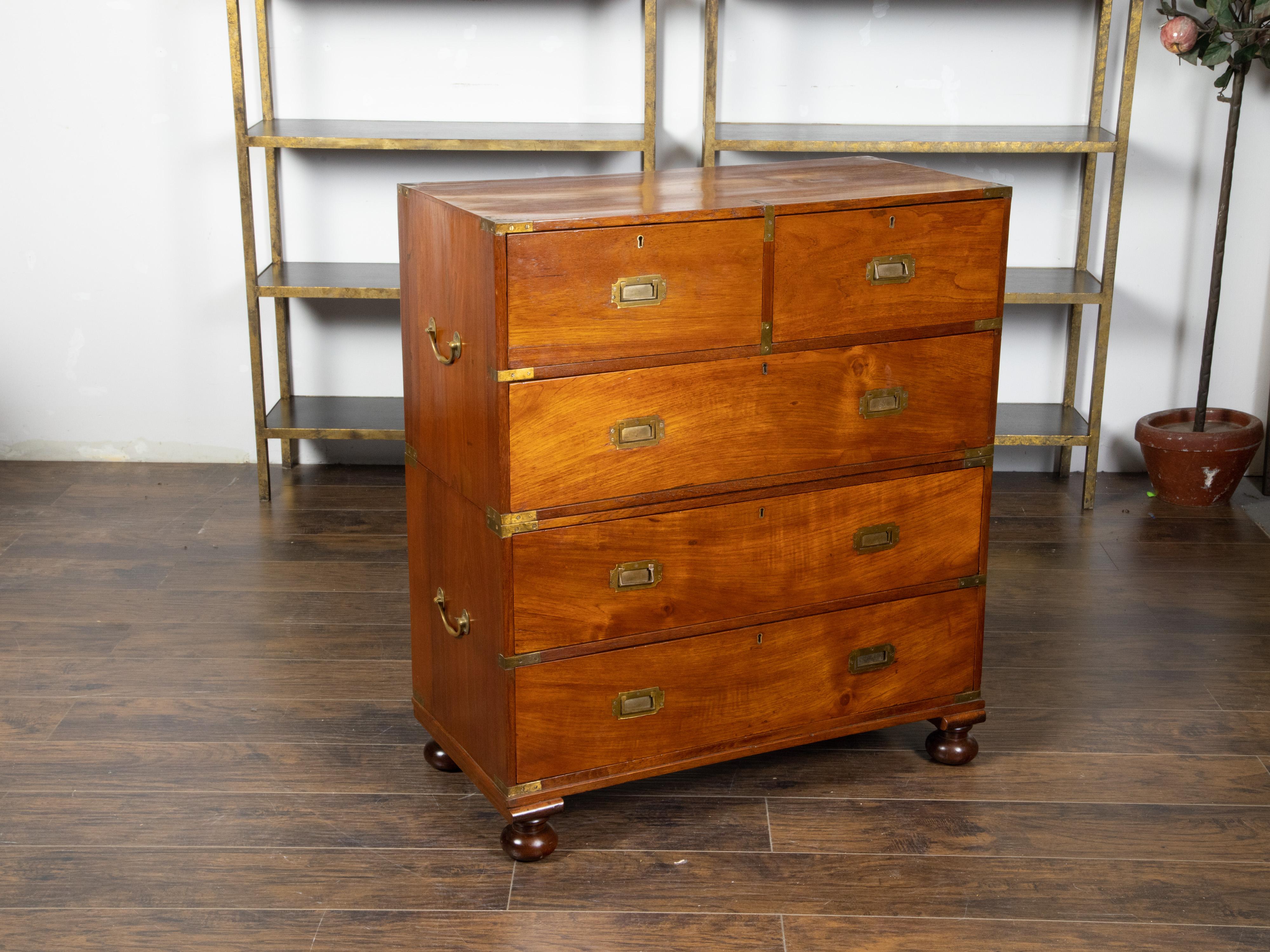 English 1840s Mahogany Campaign Chest with Five Drawers and Brass Hardware For Sale 4