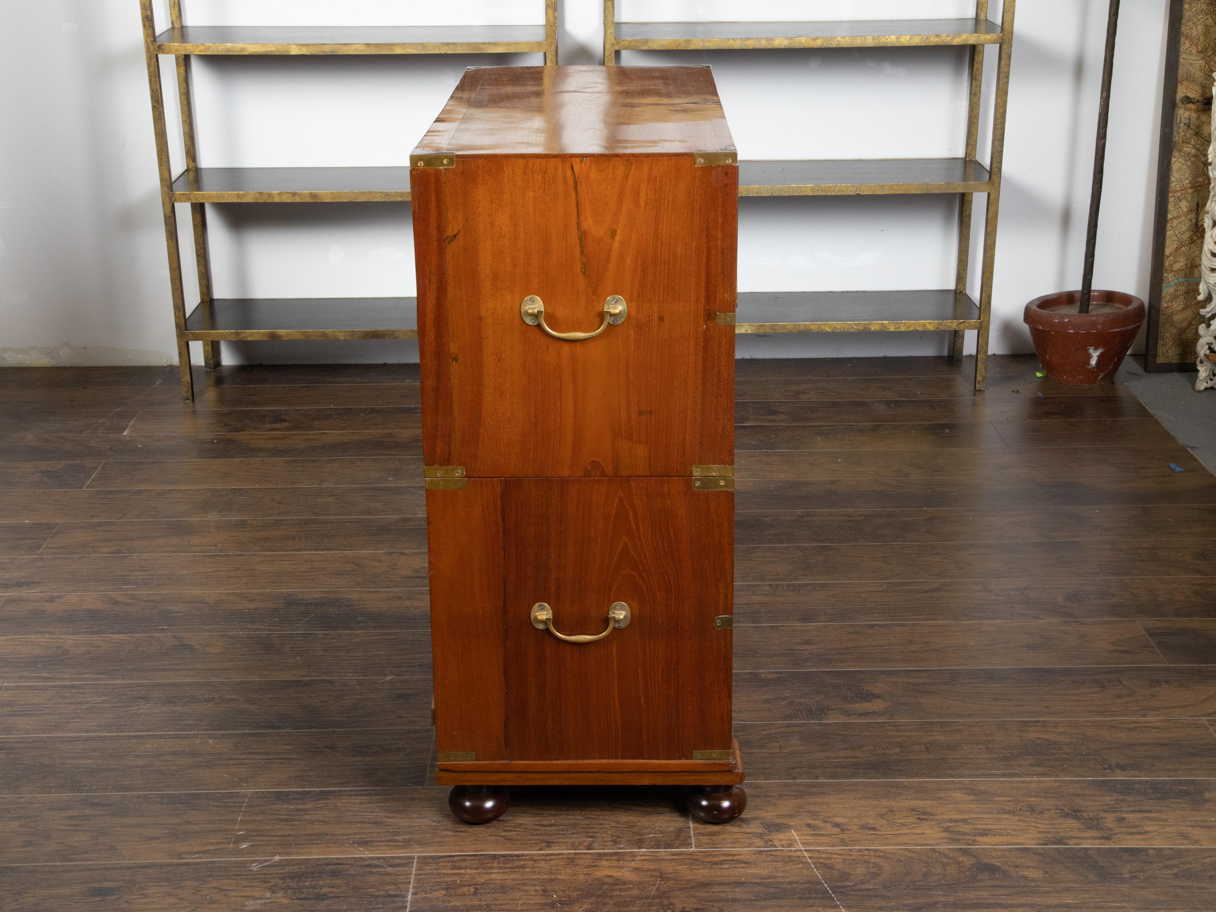 English 1840s Mahogany Campaign Chest with Five Drawers and Brass Hardware For Sale 5
