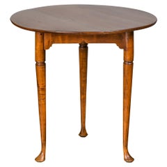 English 1840s Mahogany Side Table with Circular Top and Pad Feet