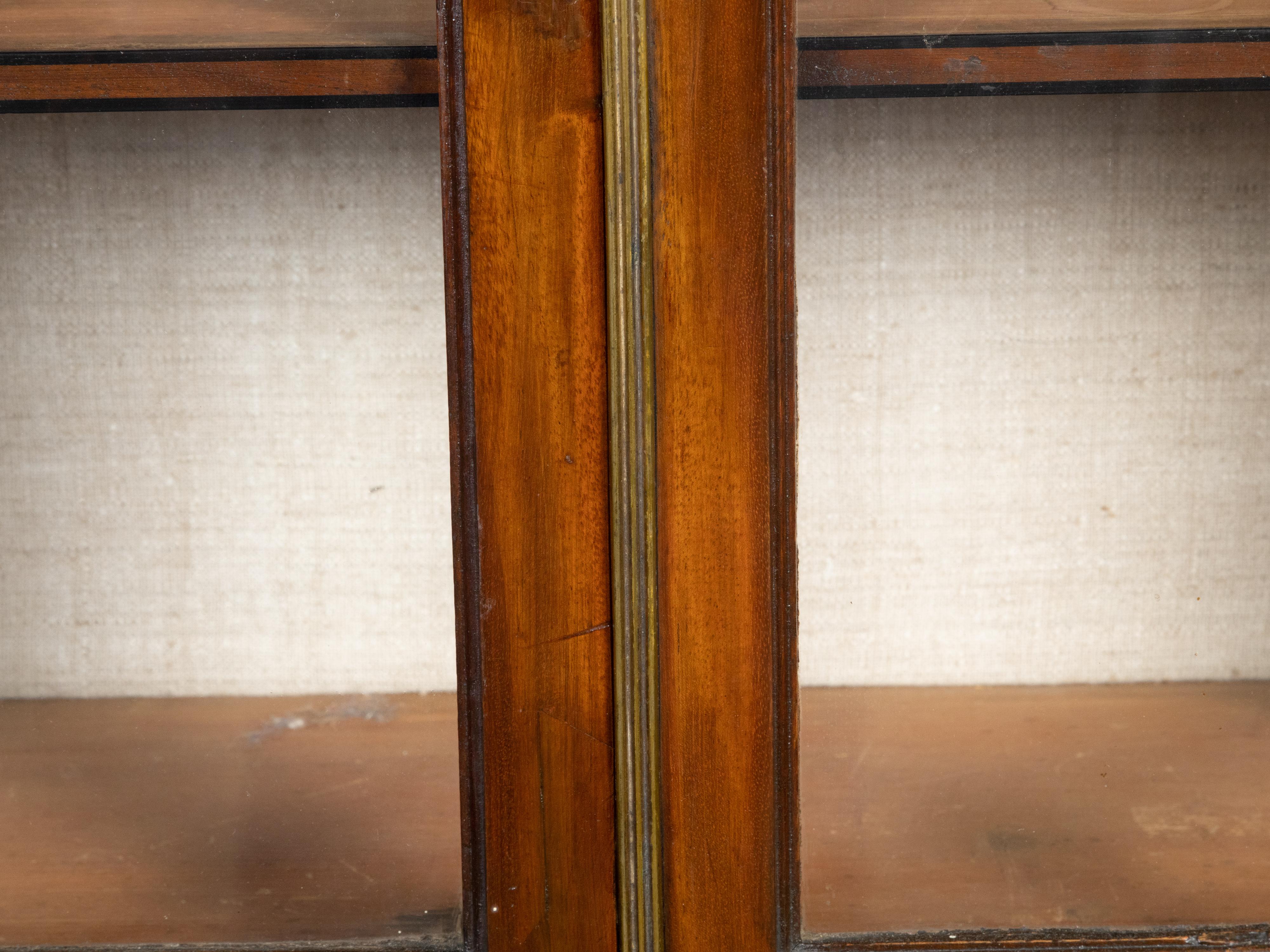 English 1840s Mahogany Veneered Vitrine Cabinet with Glass Doors and Drawers For Sale 2