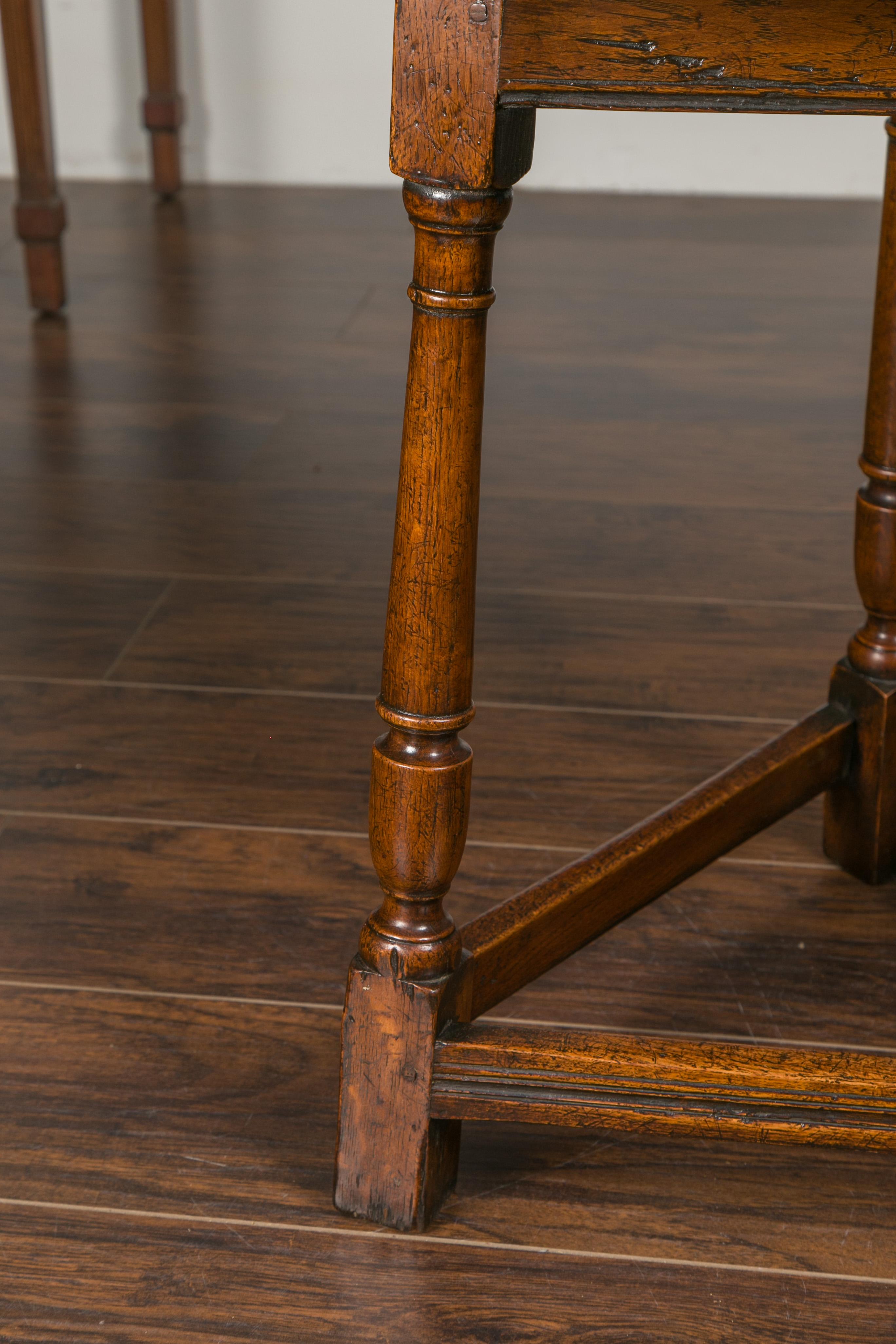 English 1840s Oak Cricket Table with Circular Top, Turned Legs and Stretchers 2