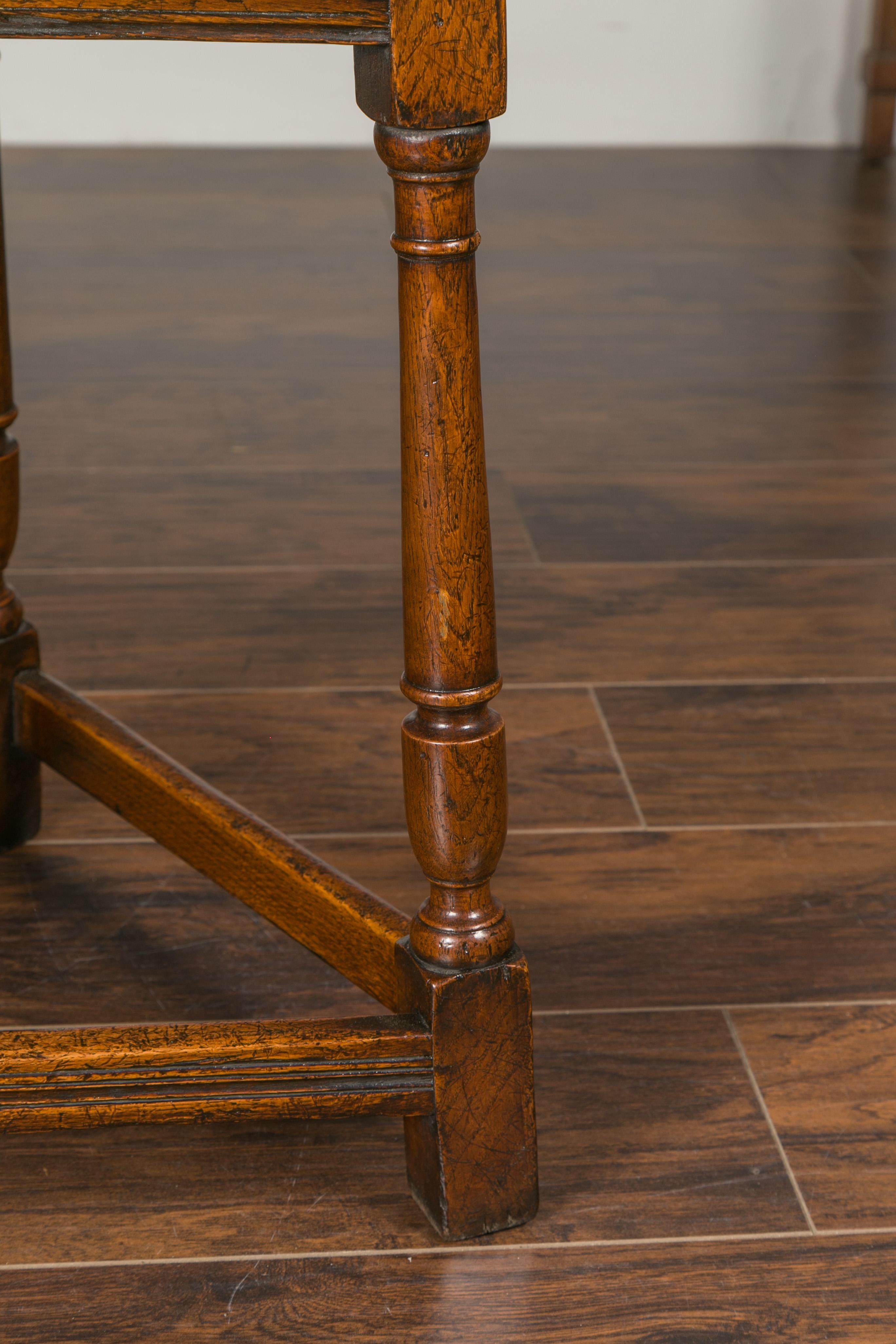 English 1840s Oak Cricket Table with Circular Top, Turned Legs and Stretchers 3