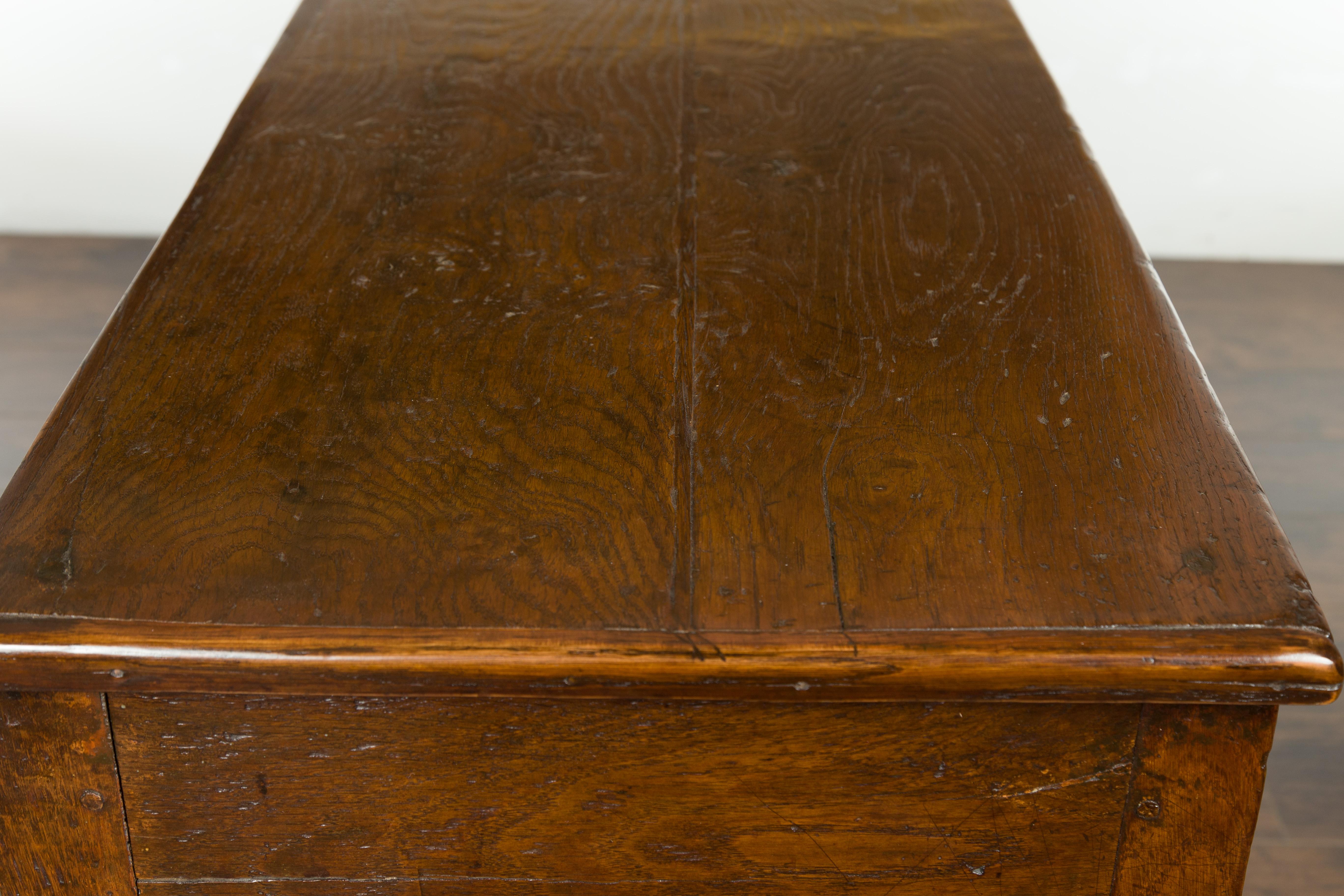 English 1840s Oak Dresser Base with Three Drawers and Lower Slatted Shelf 12