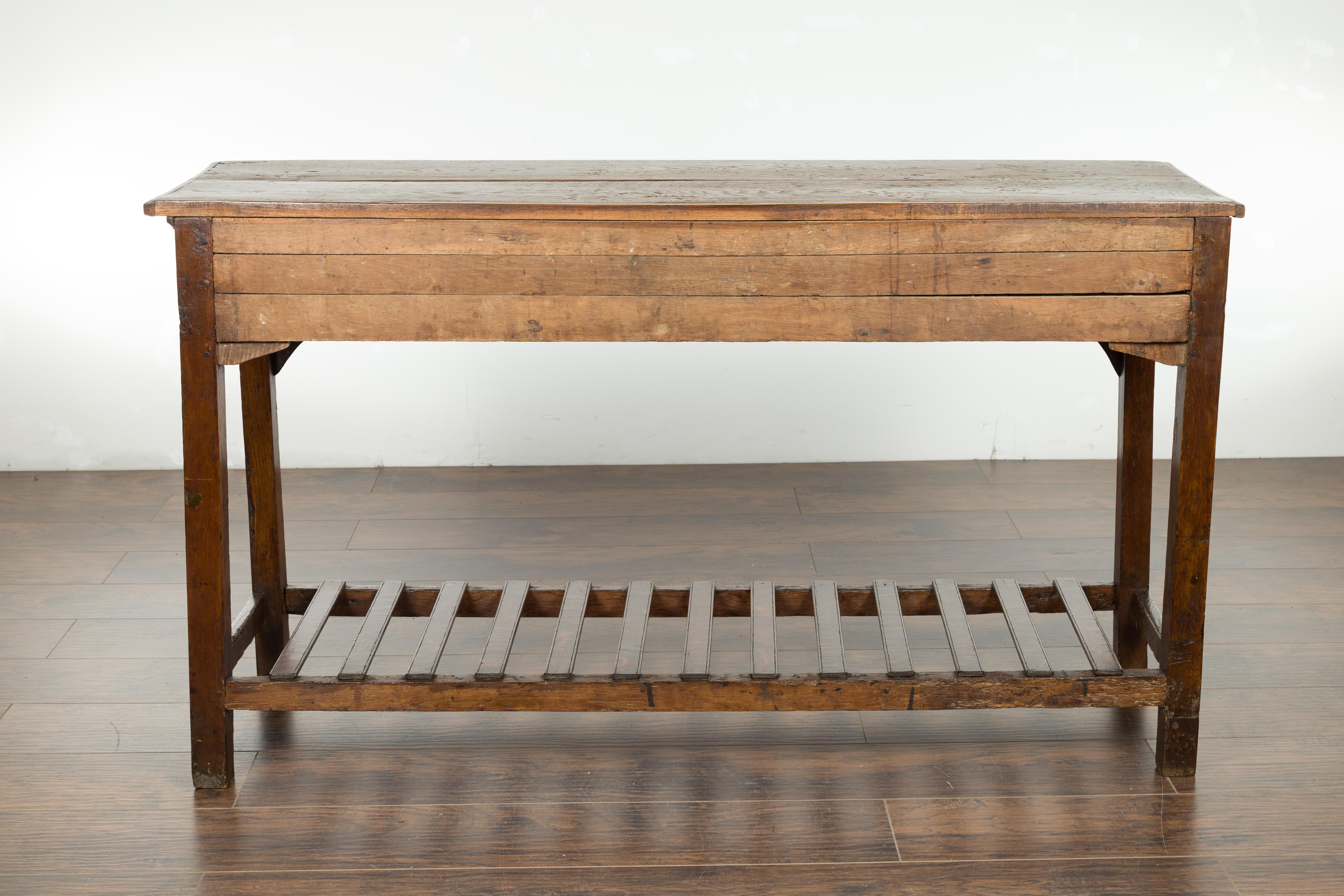 English 1840s Oak Dresser Base with Three Drawers and Lower Slatted Shelf 13