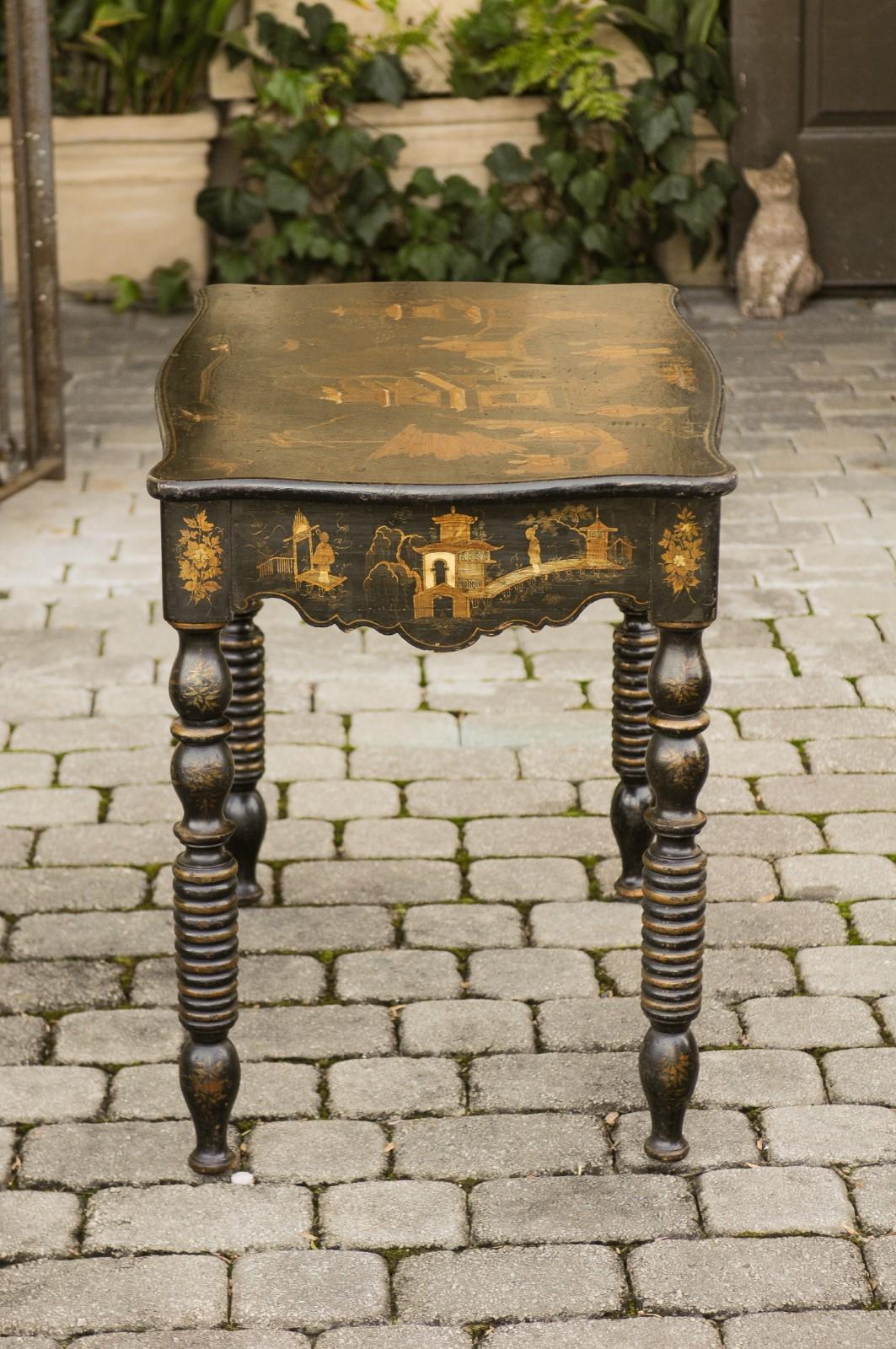 English 1850s Chinoiserie Table with Ebonized Wood and Hand Painted Décor 10