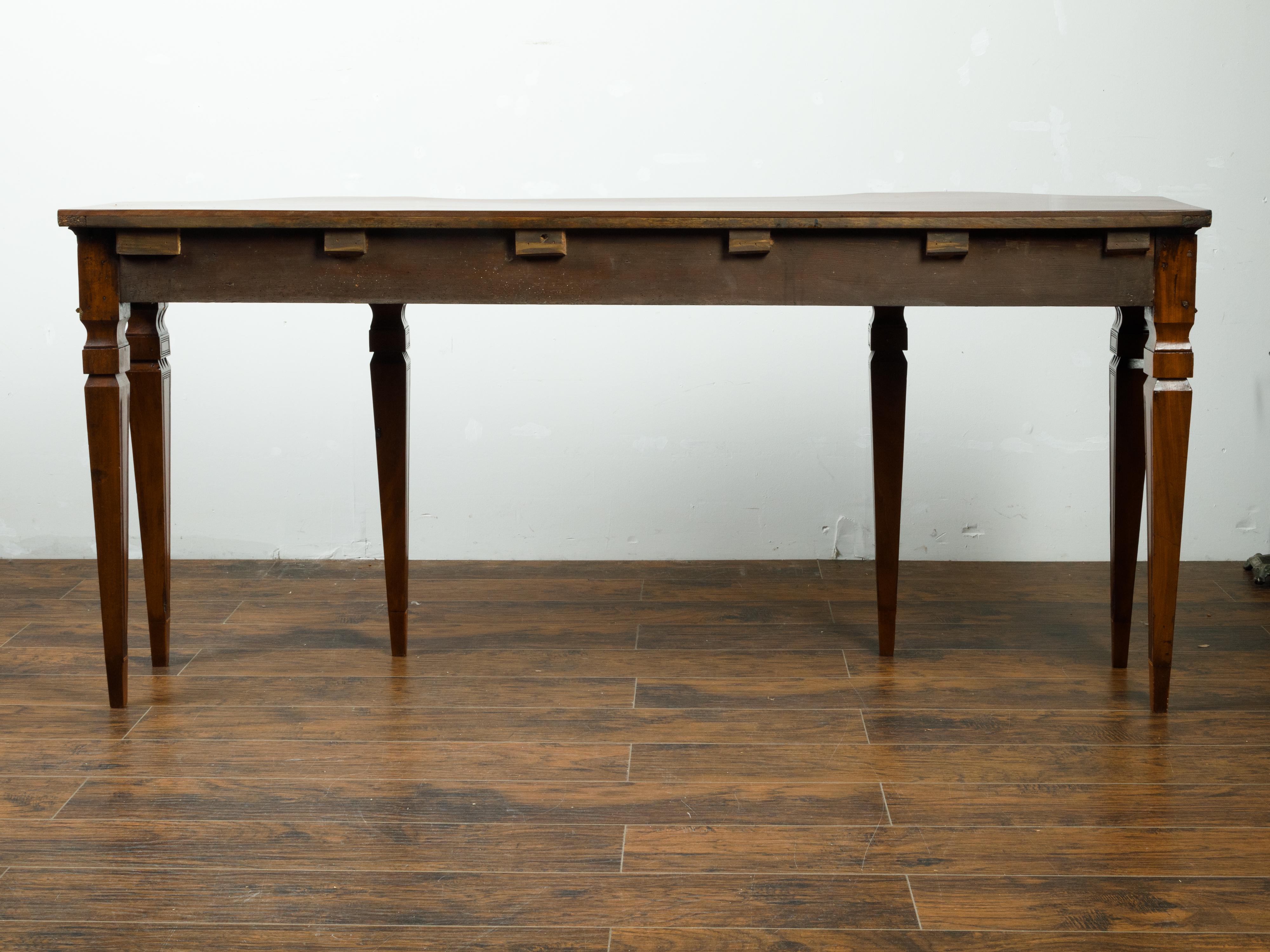 English 1850s Mahogany Console Table with Fluted Apron and Tapered Legs 2