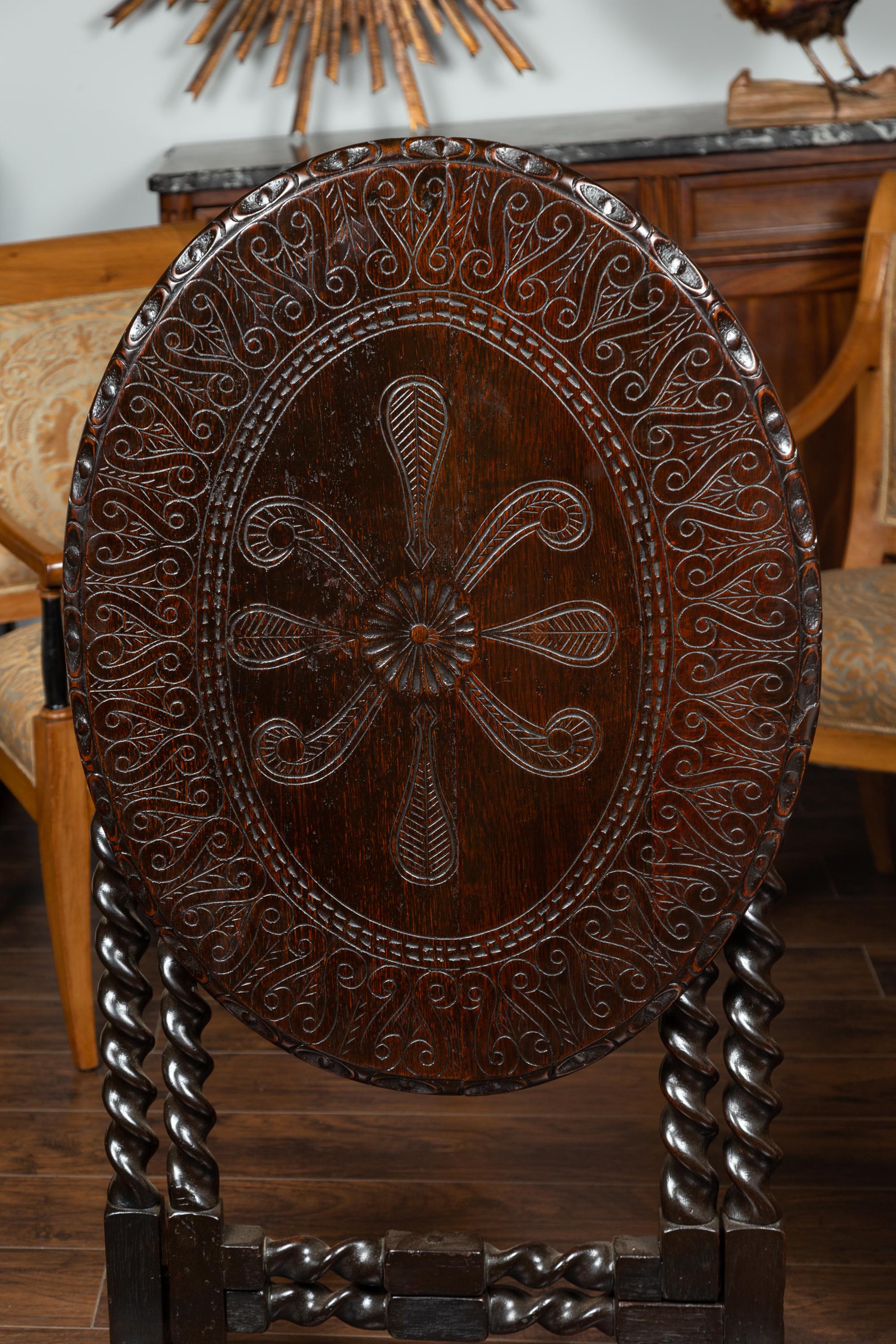 English 1850s Oak Gate Leg Oval Table with Carved Decor and Barley Twist Base For Sale 9