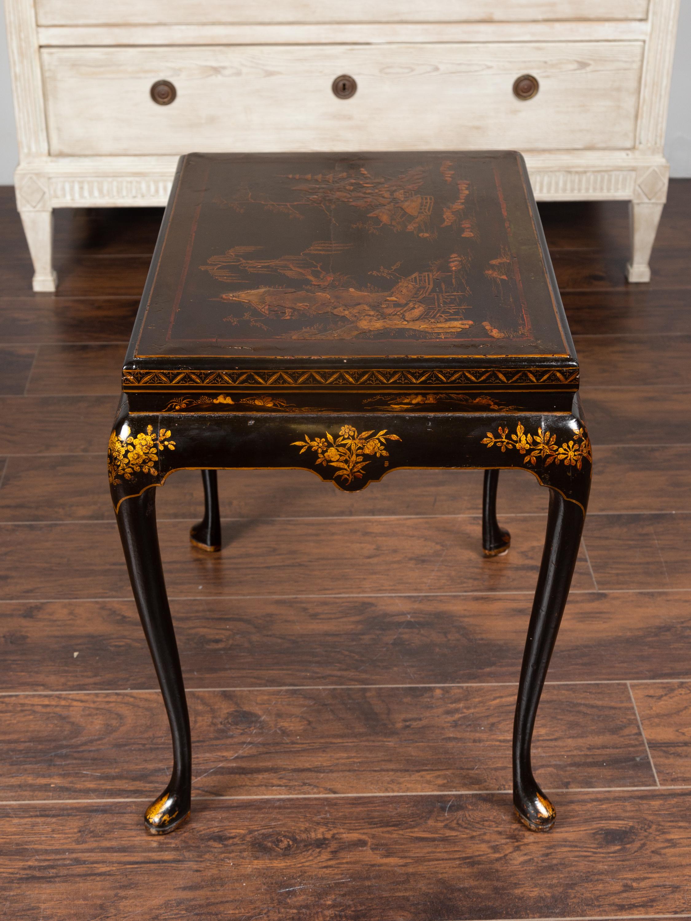 English 1860s Black Lacquered Side Table with Gilded Chinoiserie Décor 4