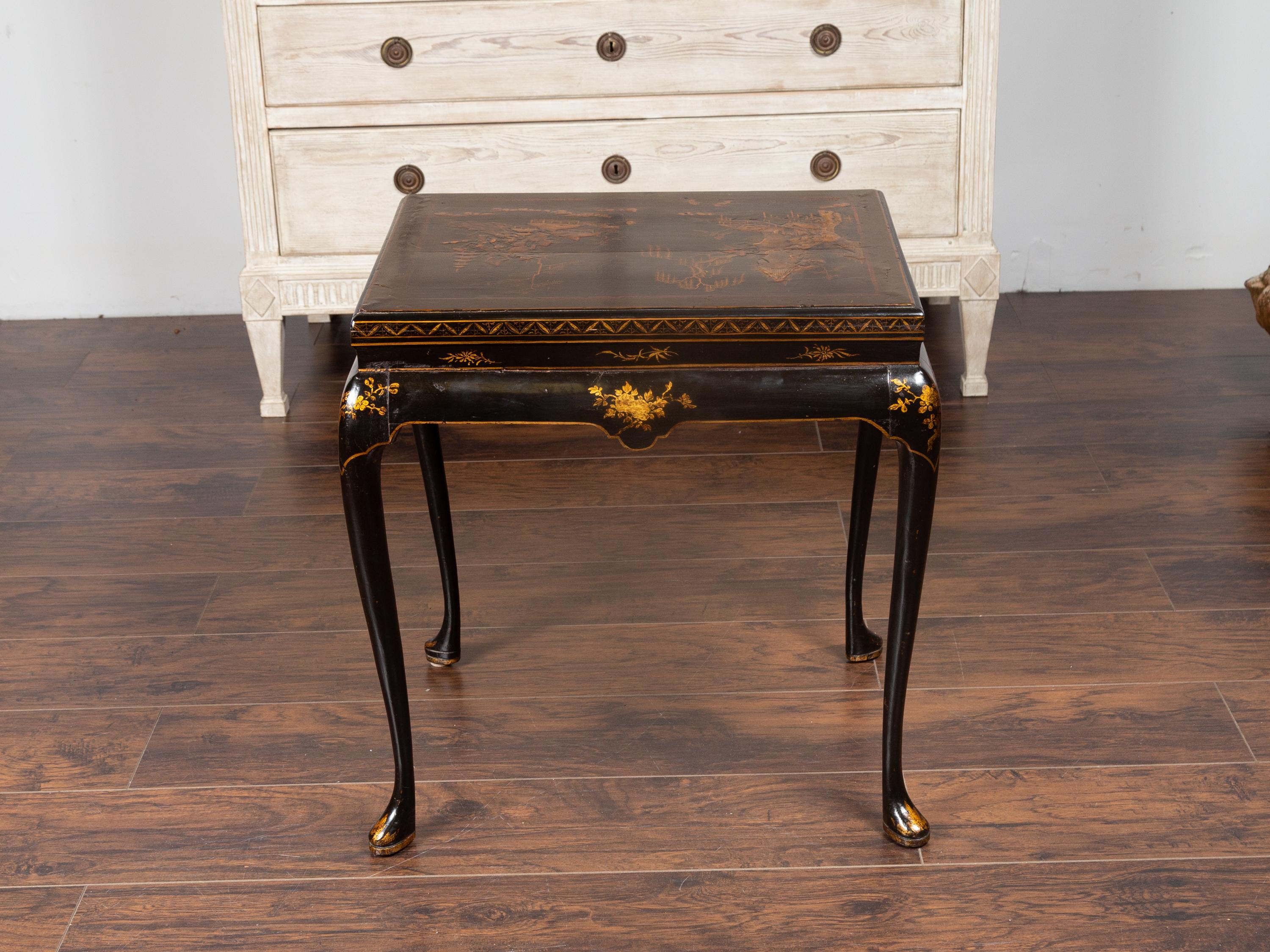 English 1860s Black Lacquered Side Table with Gilded Chinoiserie Décor 5