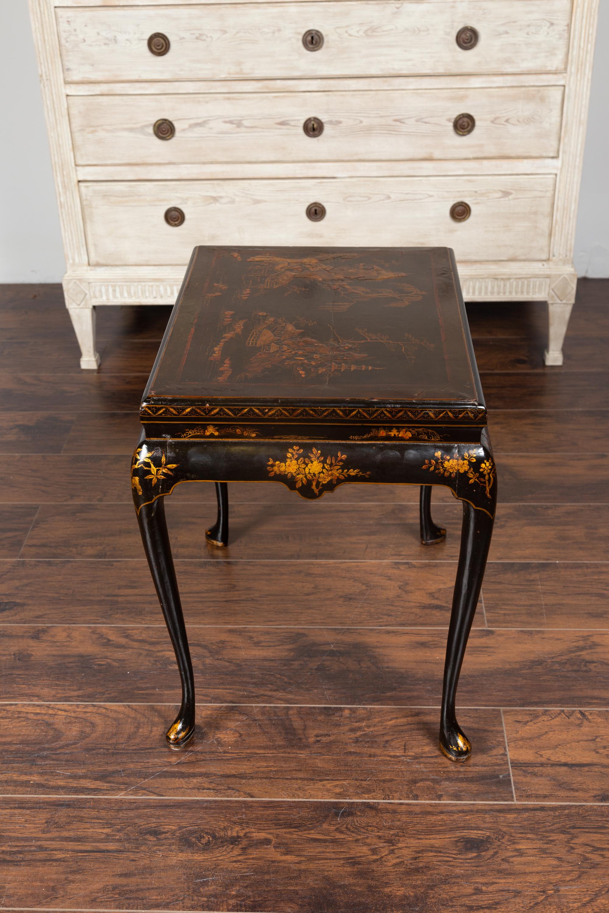 English 1860s Black Lacquered Side Table with Gilded Chinoiserie Décor 7