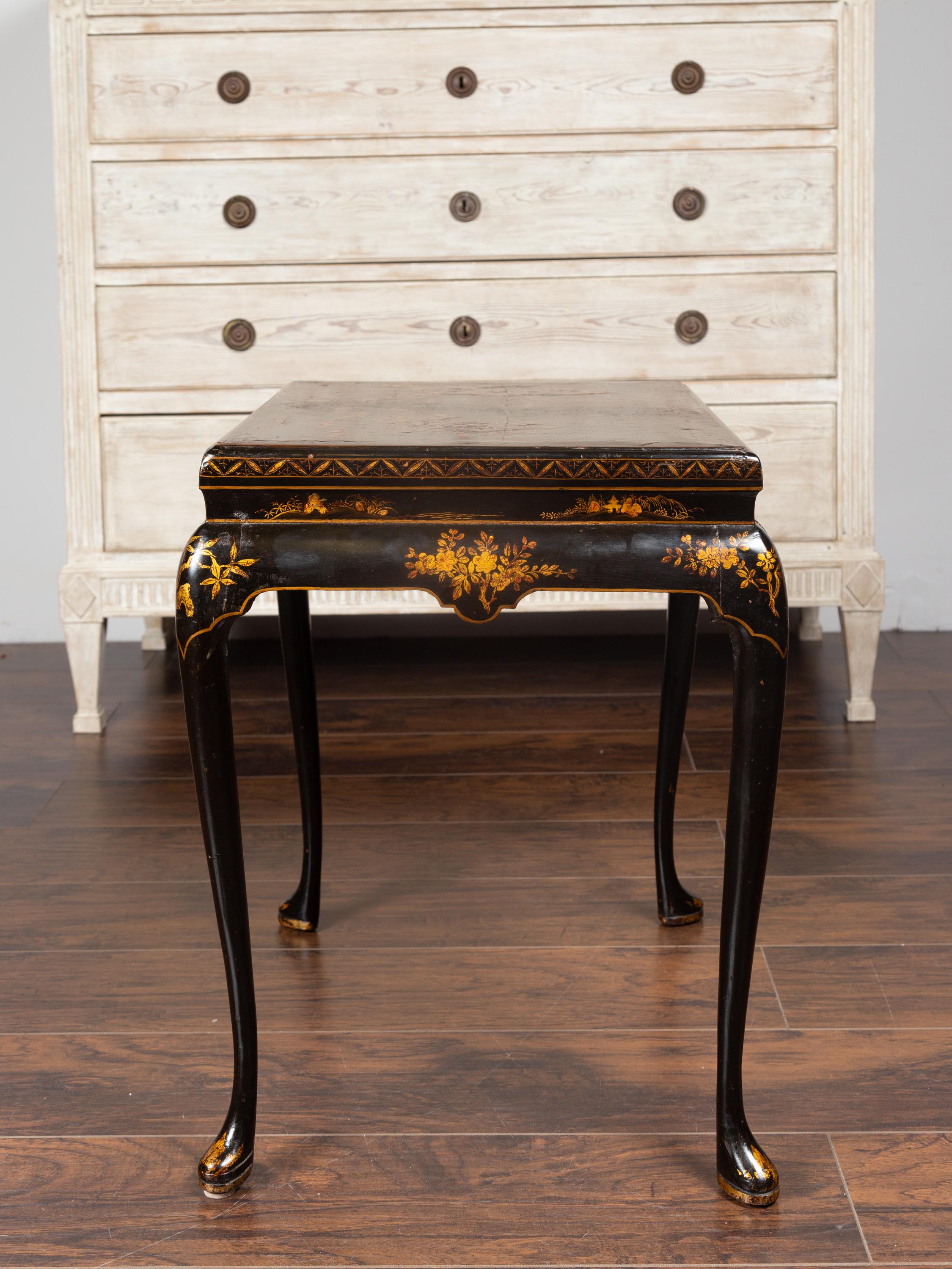 English 1860s Black Lacquered Side Table with Gilded Chinoiserie Décor 8