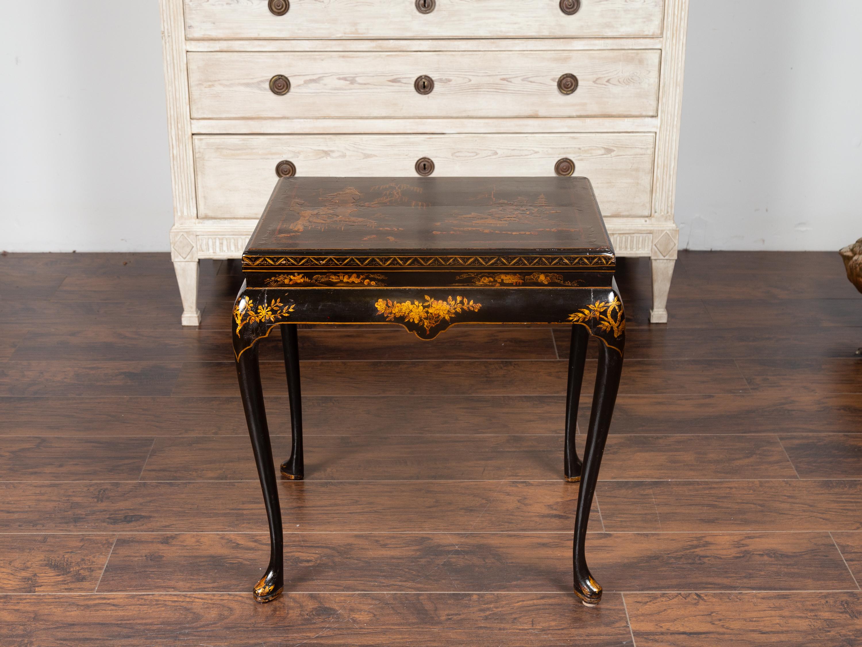 English 1860s Black Lacquered Side Table with Gilded Chinoiserie Décor 10