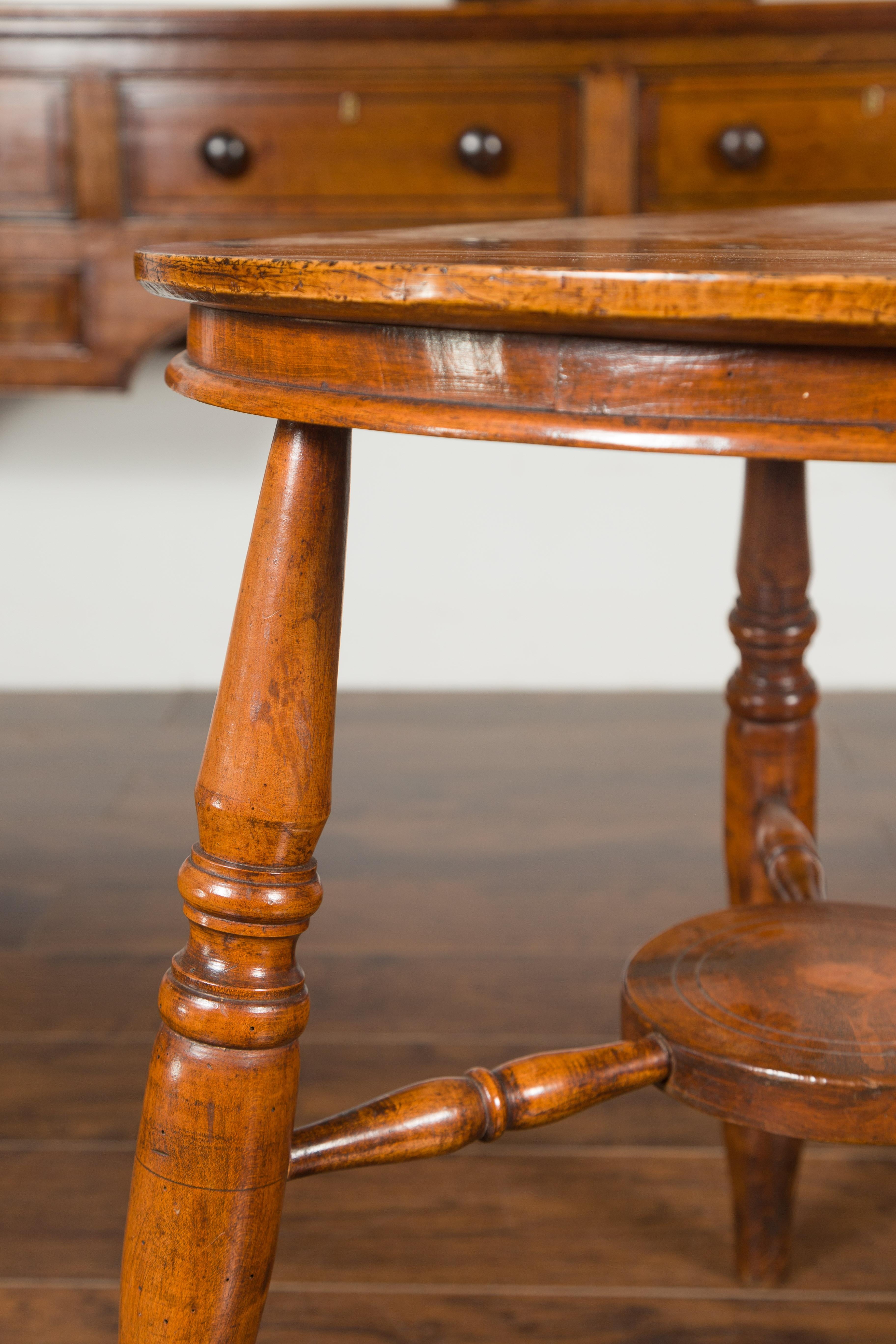 English 1860s Cricket Table with Turned Legs and Circular Sycamore Top For Sale 3