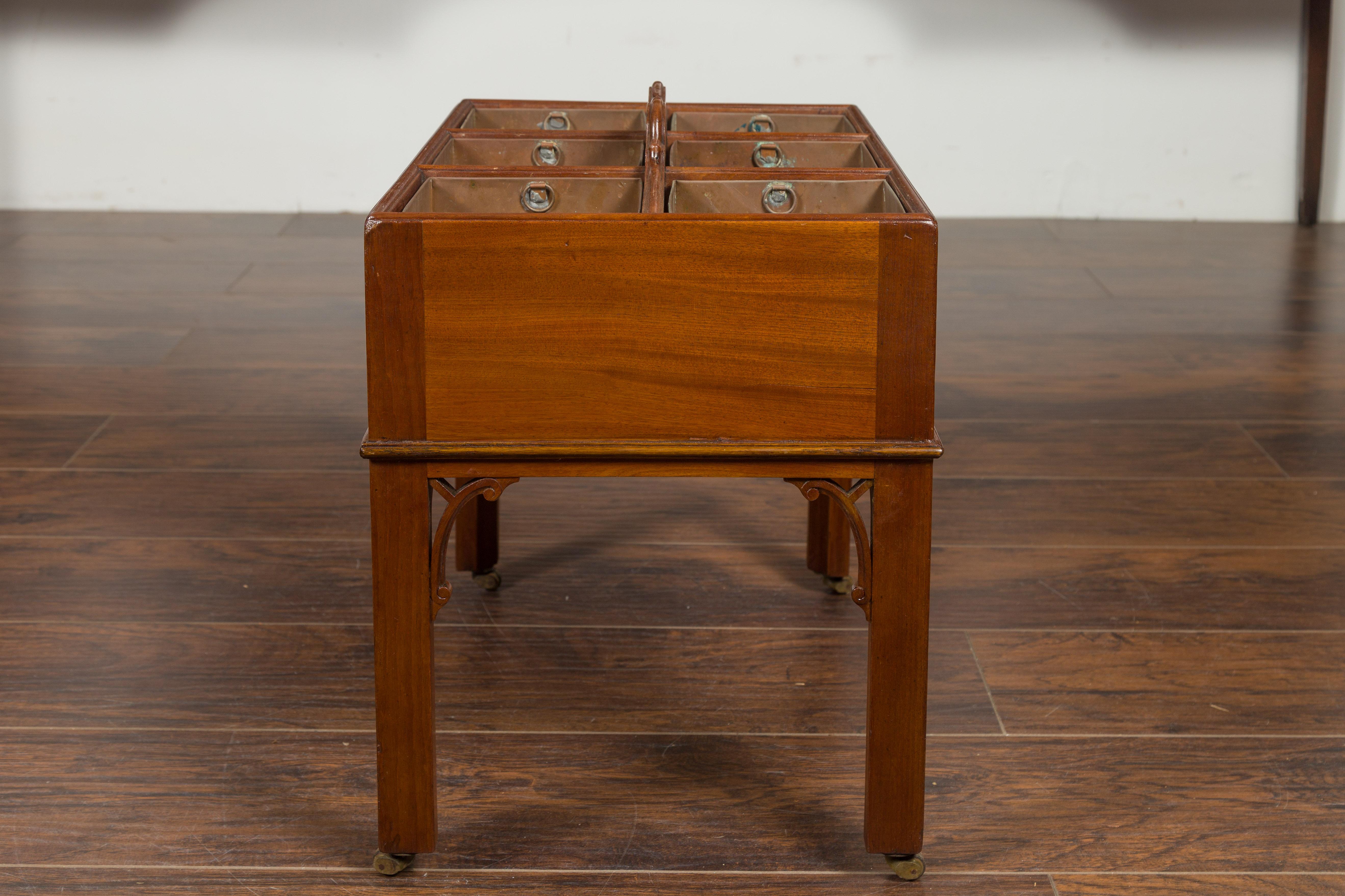 English 1860s Mahogany Copper Lined Wine Caddy with Carved C-Scroll Spandrels For Sale 5