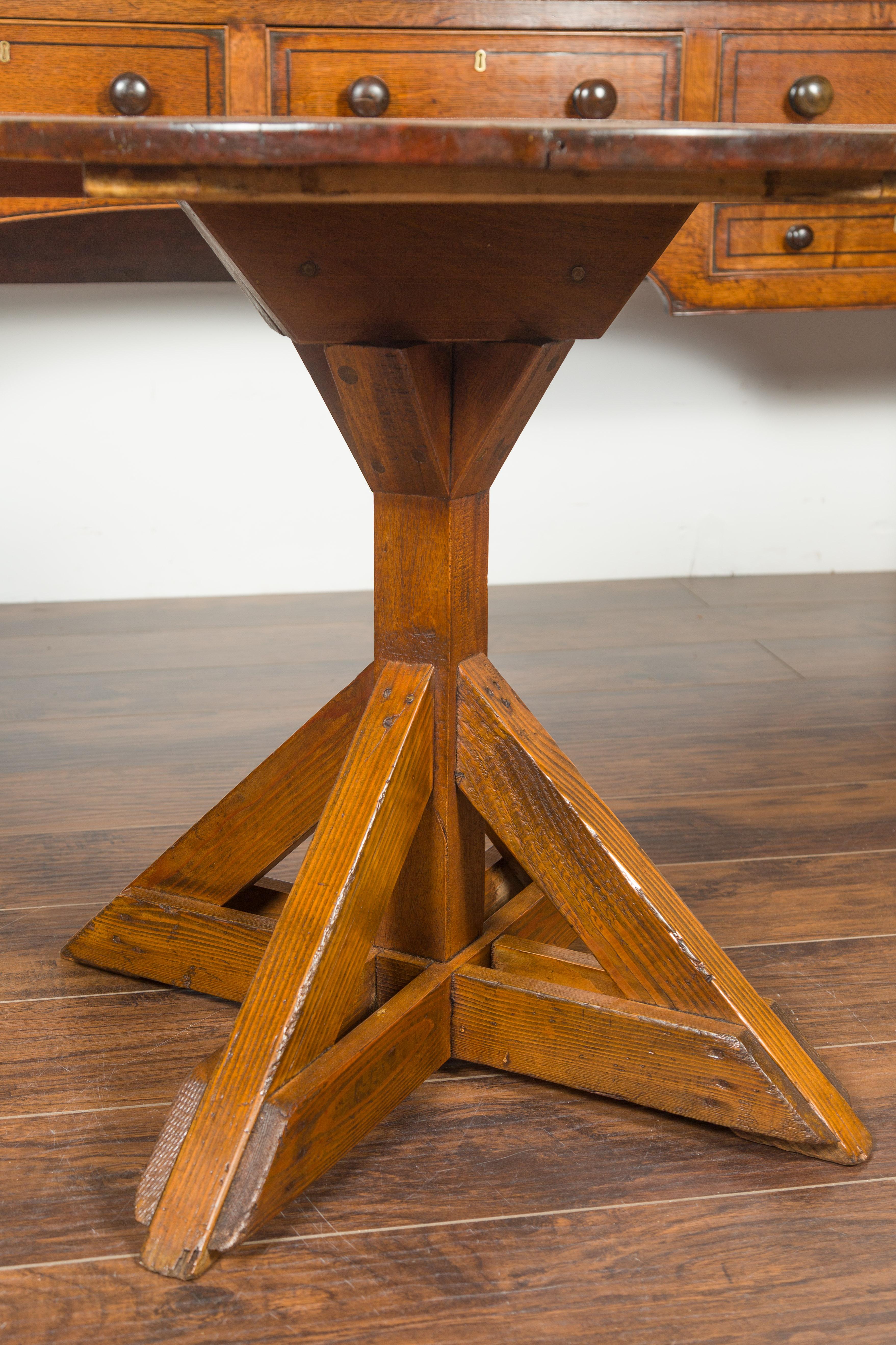 English 1860s Oak and Pine Circular Top Side Table with Sawbuck Base 6