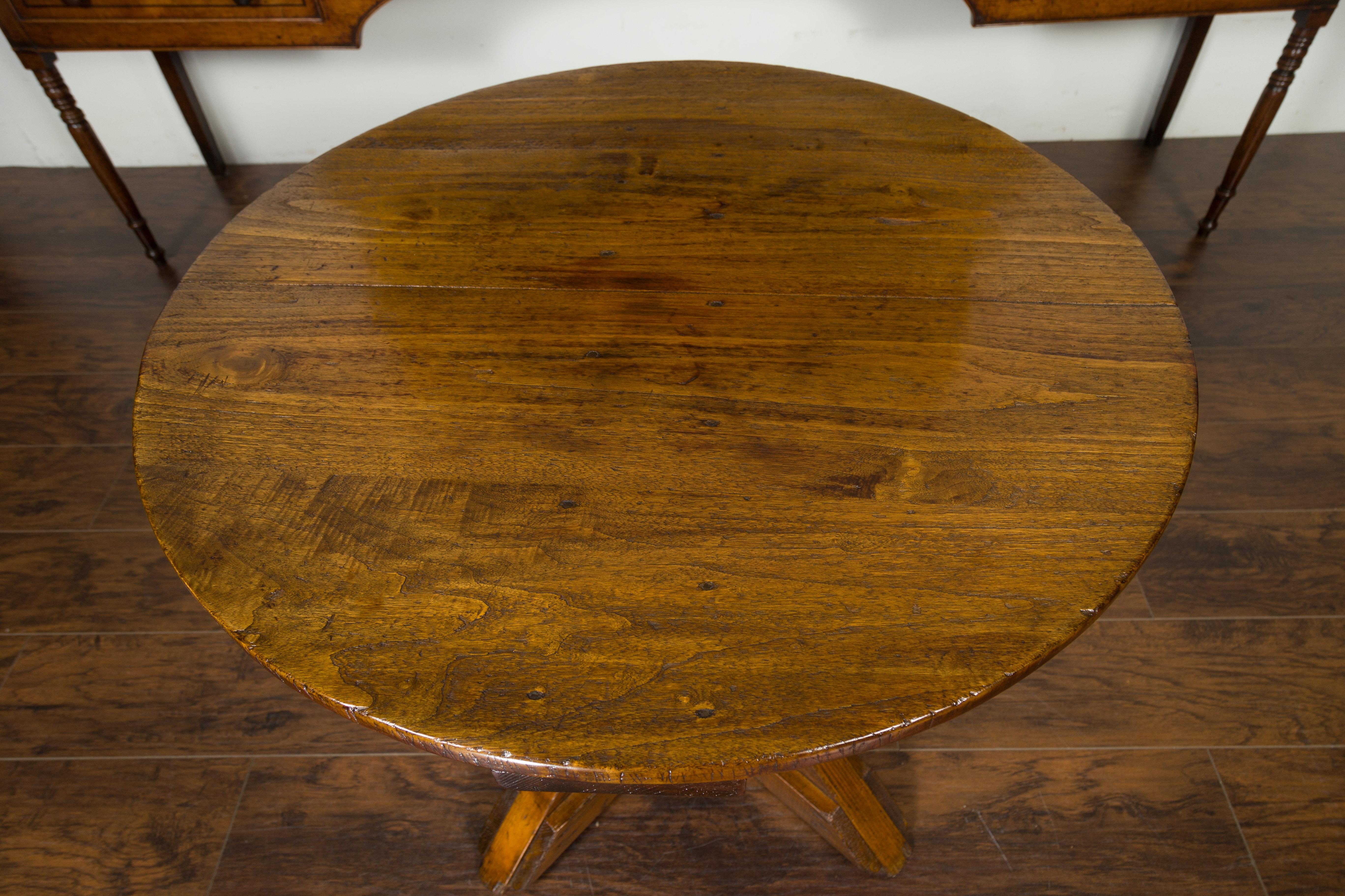 19th Century English 1860s Oak and Pine Circular Top Side Table with Sawbuck Base