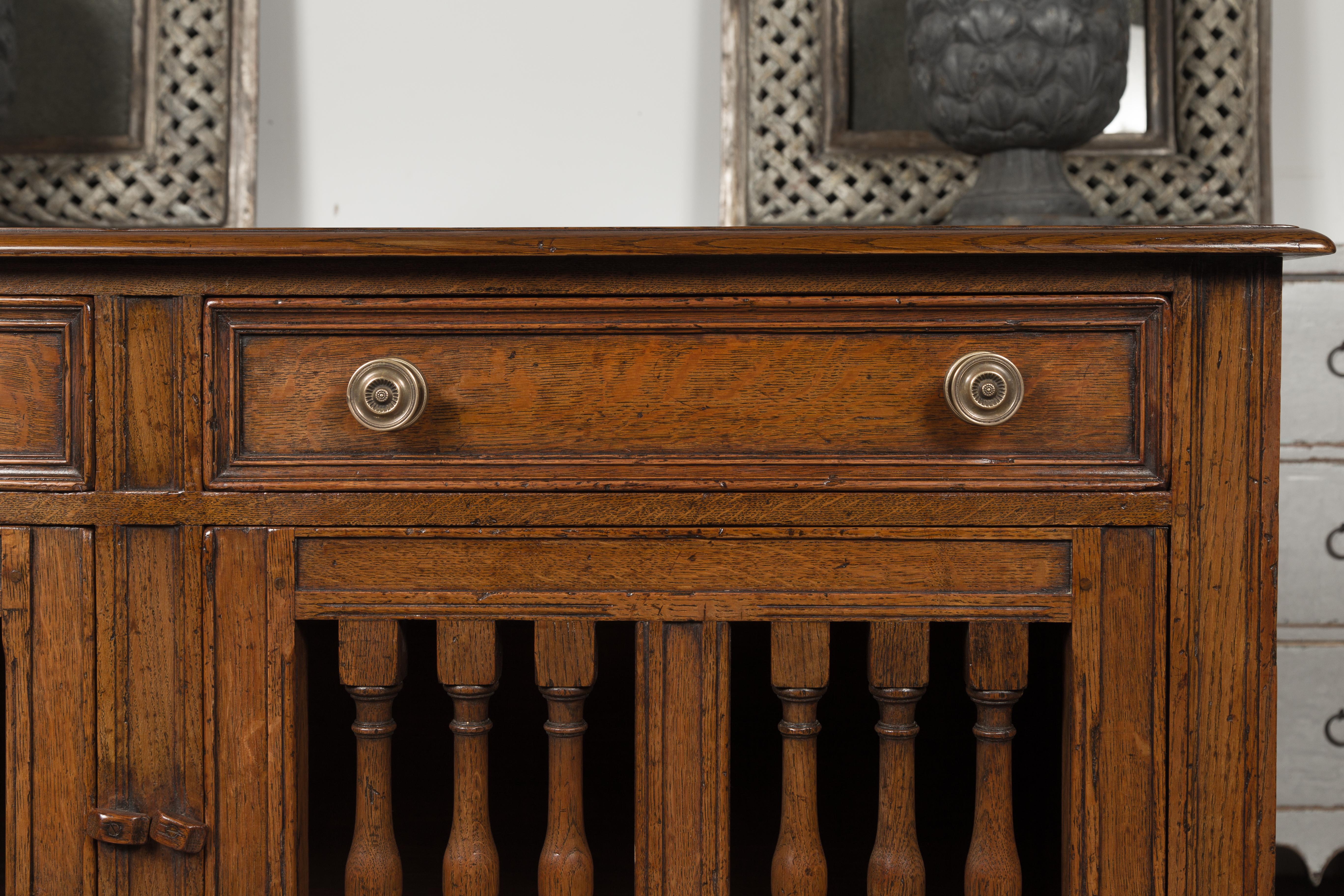 English 1860s Oak Buffet with Two Drawers, Two Doors and Baluster Motifs 2