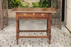 English 1860s Oak Side Table with Drawer, Turned Baluster Legs and Stretcher