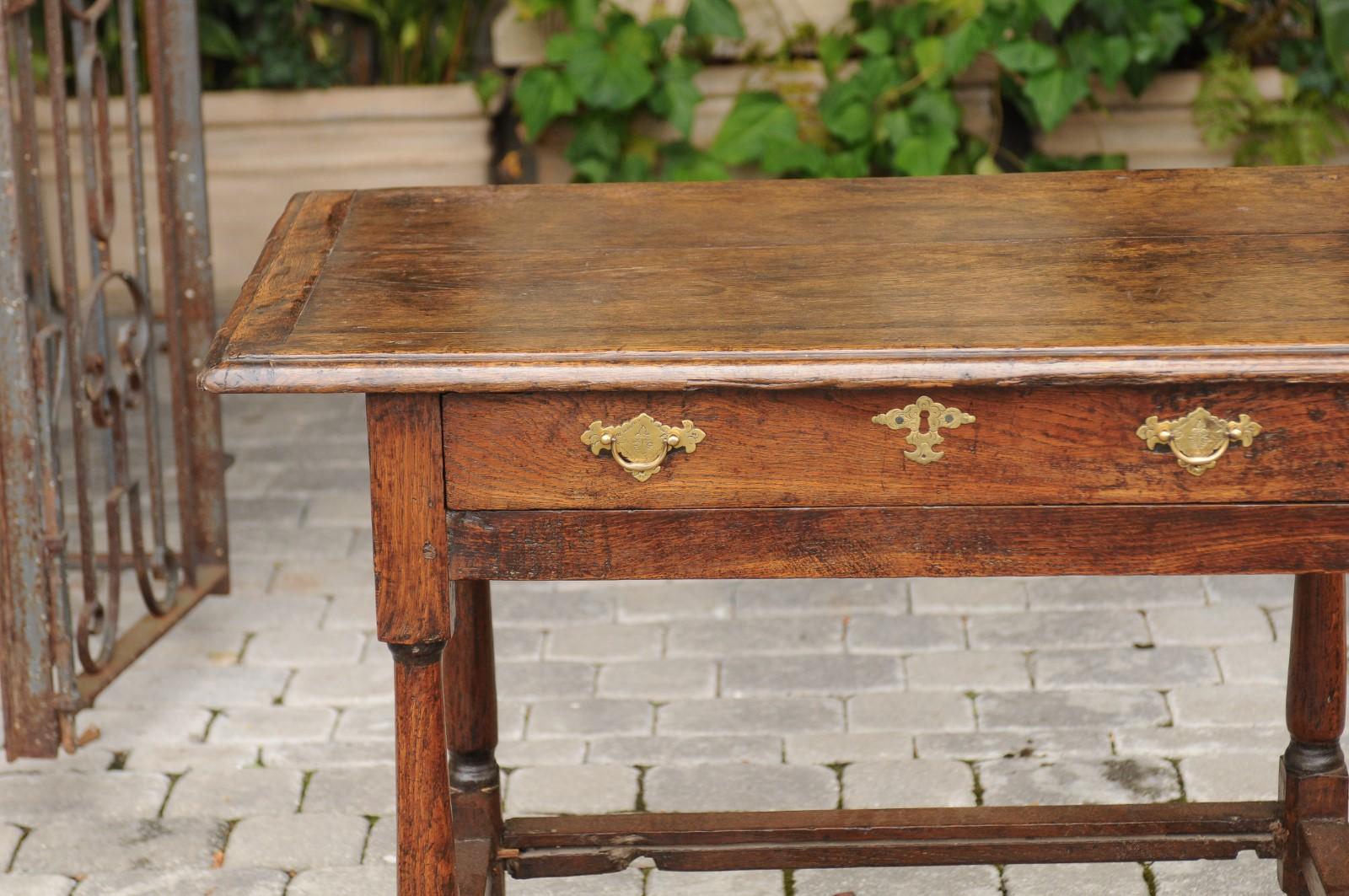 English 1860s Oak Side Table with Drawer, Turned Baluster Legs and Stretcher (Gedrechselt)