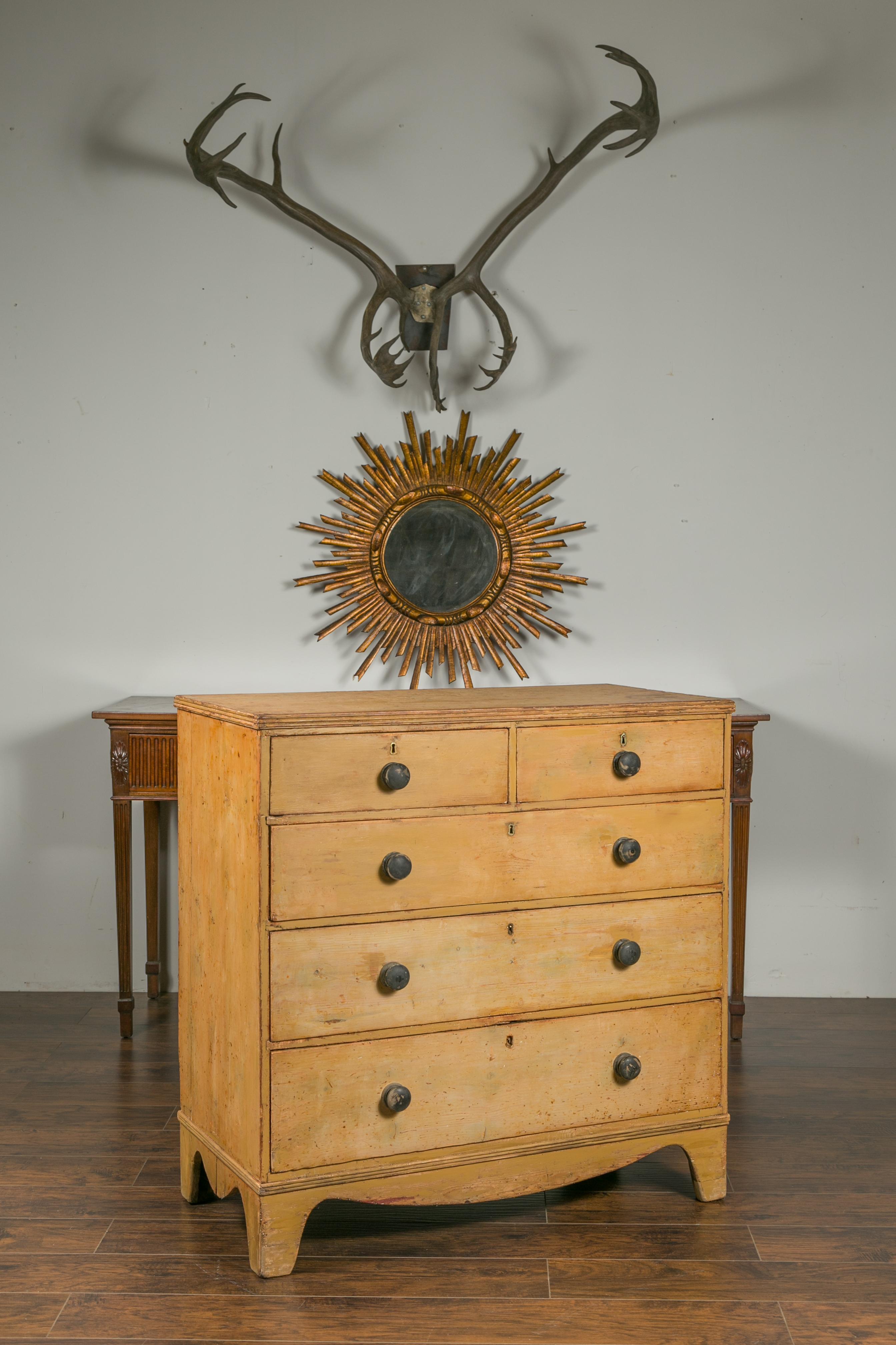 English 1860s Pine Five-Drawer Chest with Valanced Apron and Wooden Pulls In Good Condition For Sale In Atlanta, GA