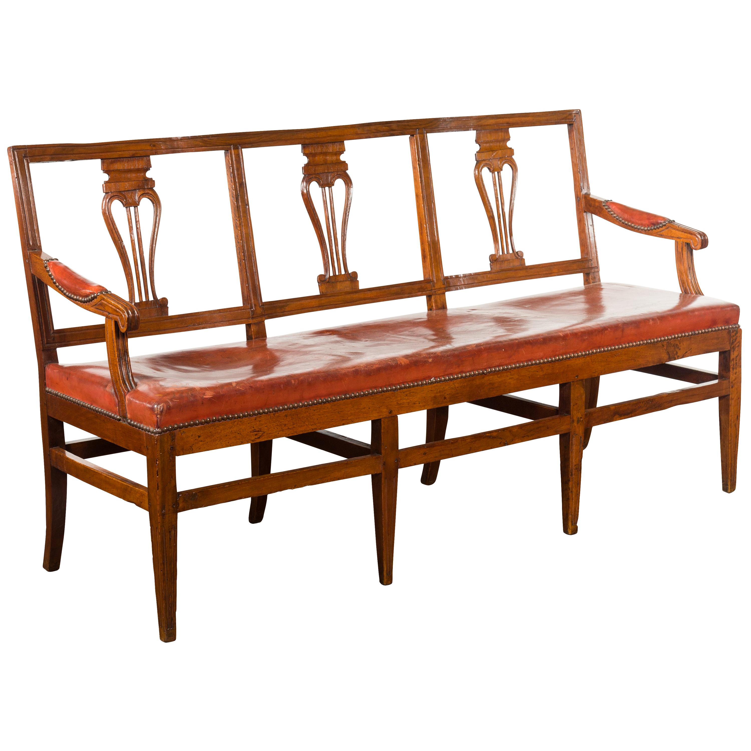 English 1860s Walnut Three-Seat Bench with Leather Seat and Carved Splats