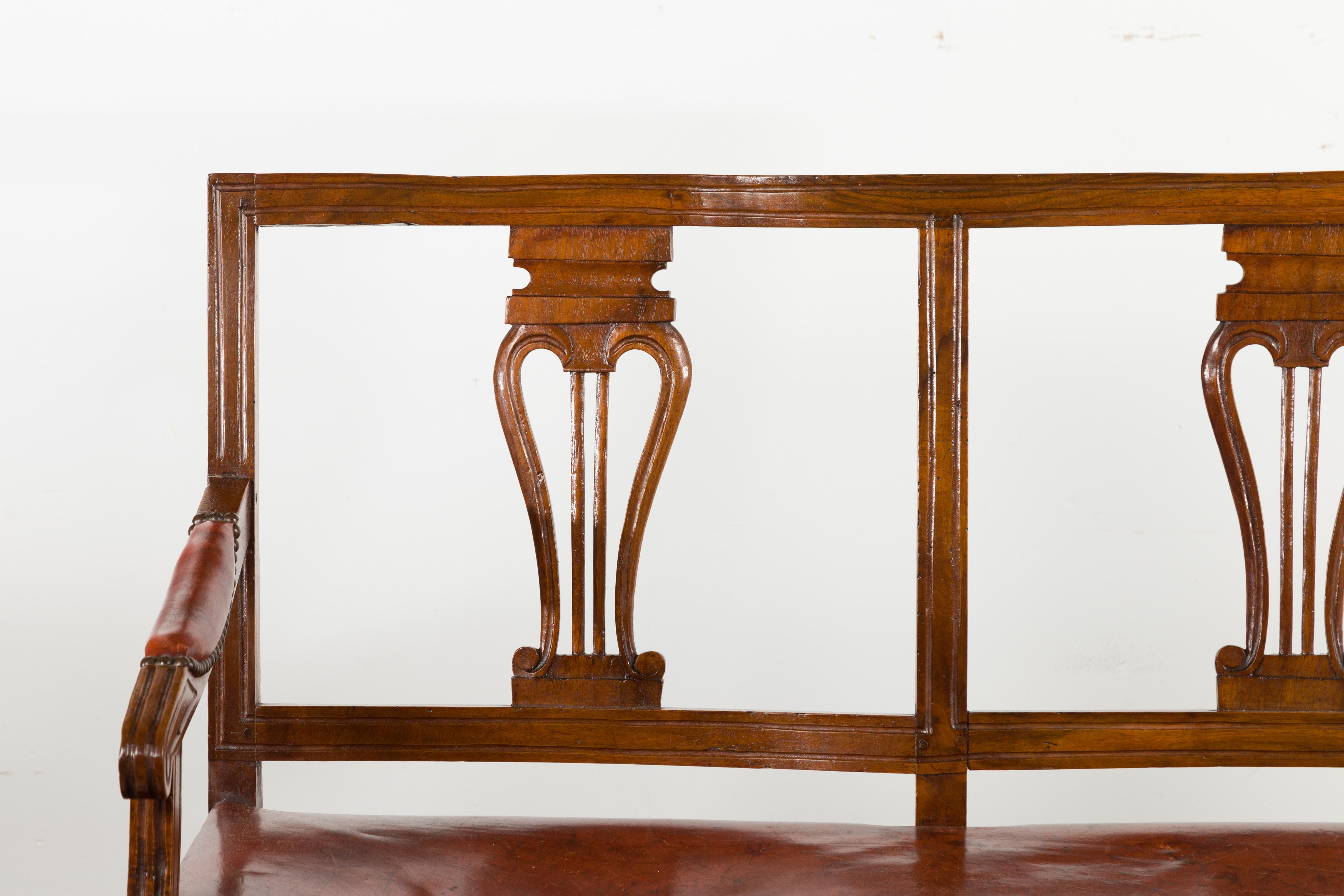 English 1860s Walnut Three-Seat Bench with Leather Seat and Carved Splats In Good Condition In Atlanta, GA