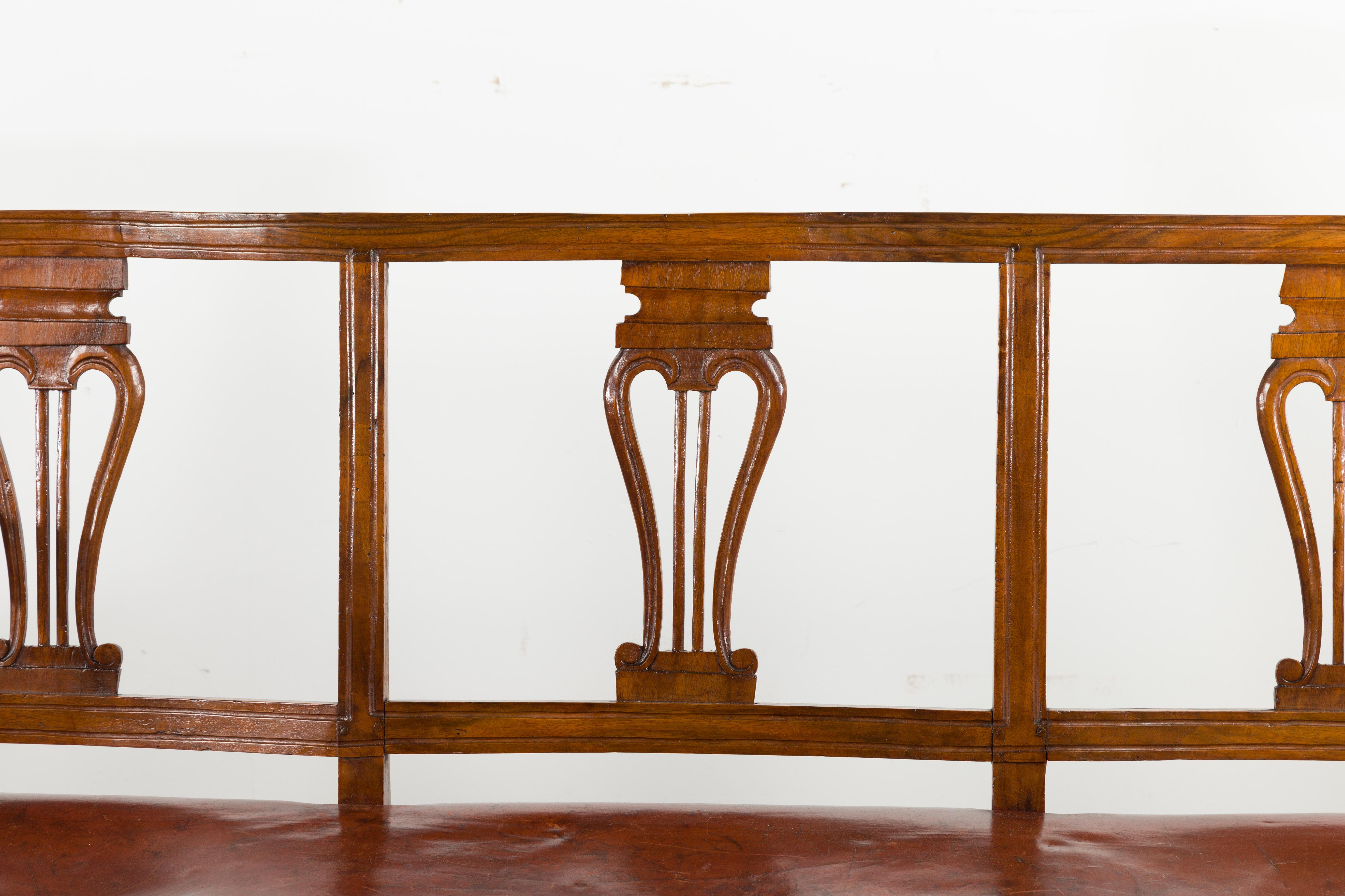 19th Century English 1860s Walnut Three-Seat Bench with Leather Seat and Carved Splats