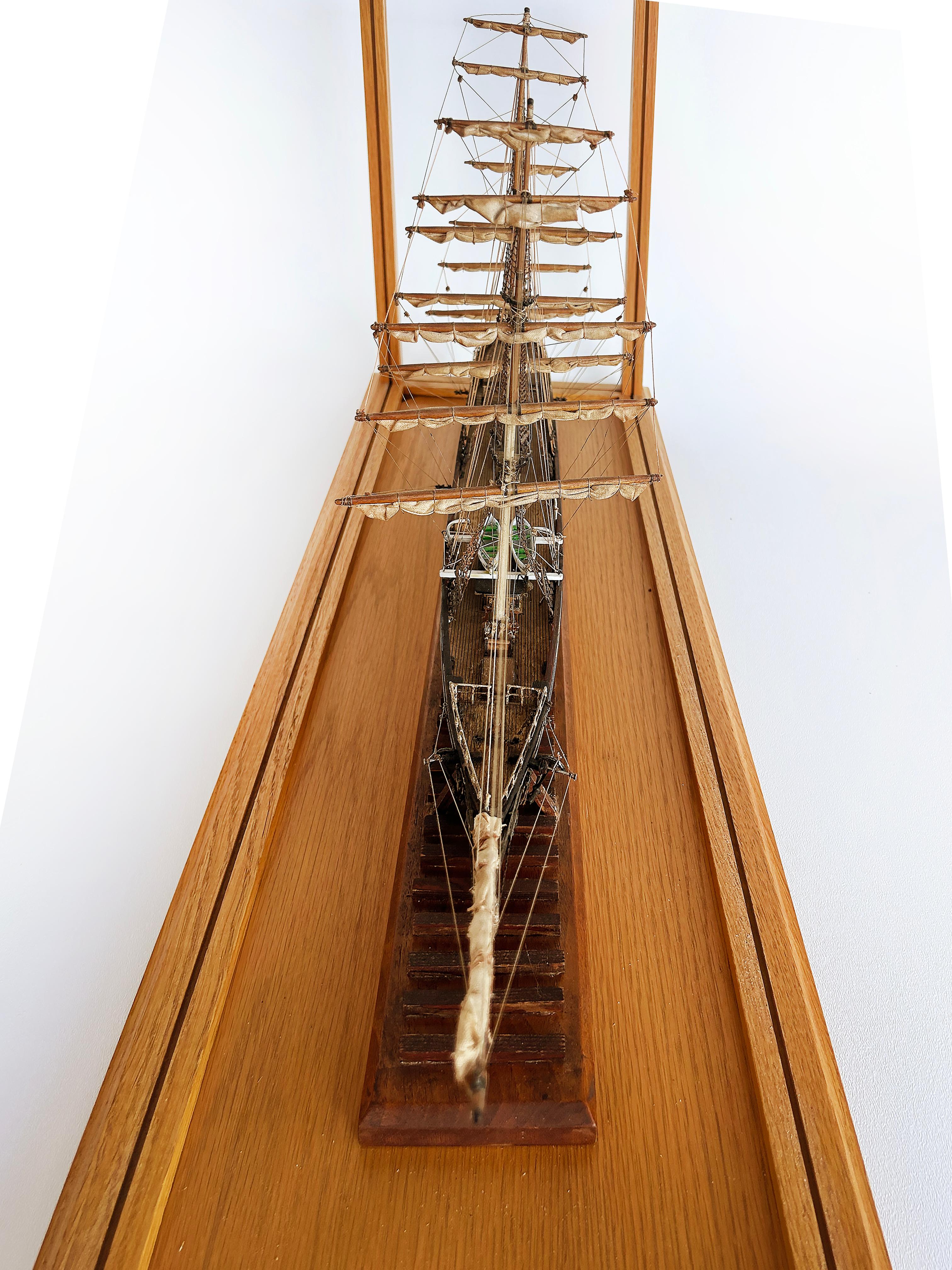 English 1870 Cutty Sark Clipper Hand-Crafted Model Encased in Wood, Glass 1970s en vente 5