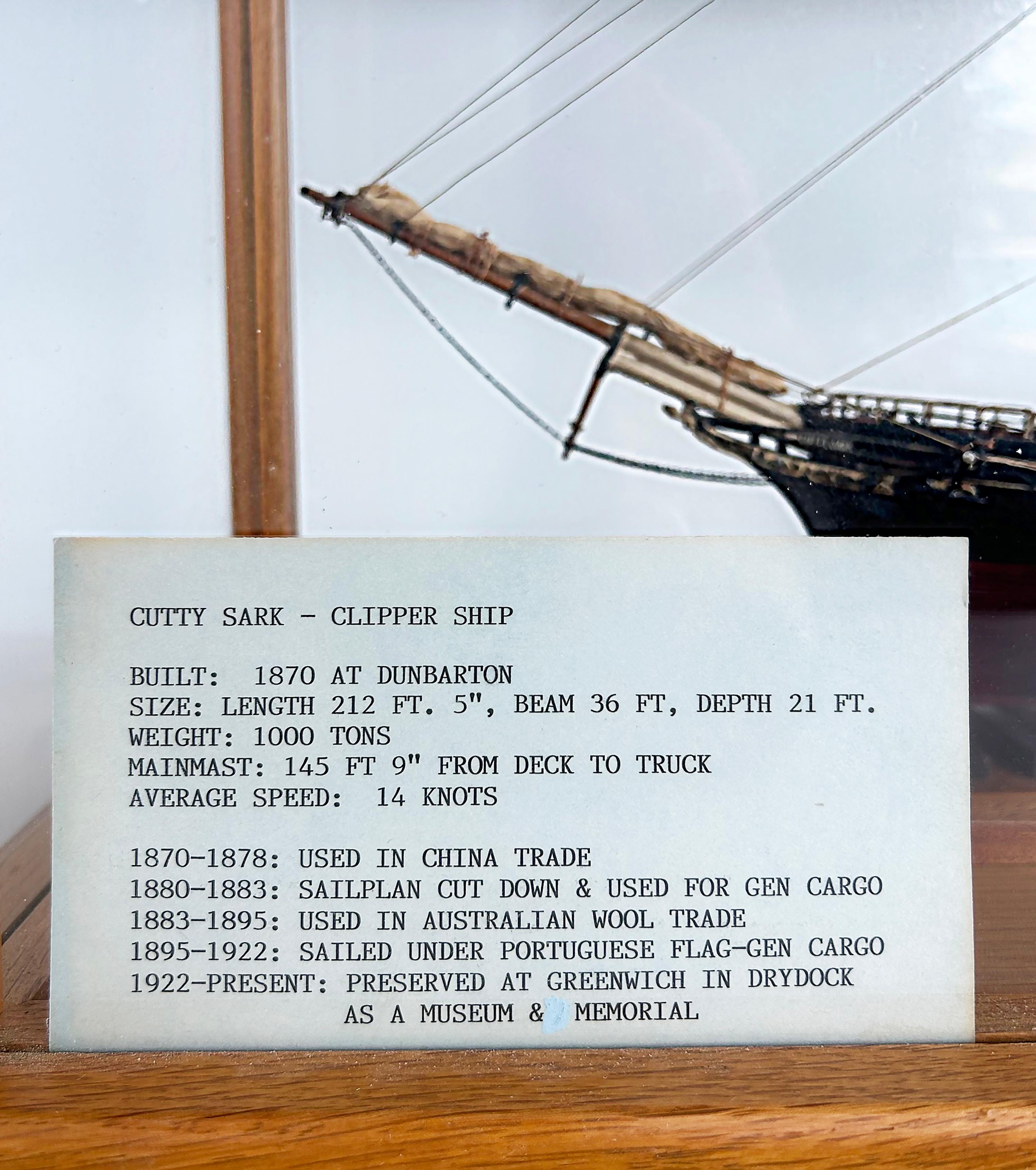 English 1870 Cutty Sark Clipper Hand-Crafted Model Encased in Wood, Glass 1970s en vente 11