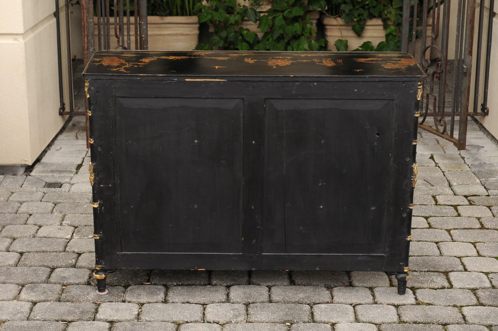 English Ebonized Three-Tiered Shelf with Chinoiserie Decor and Gilded Accents For Sale 3