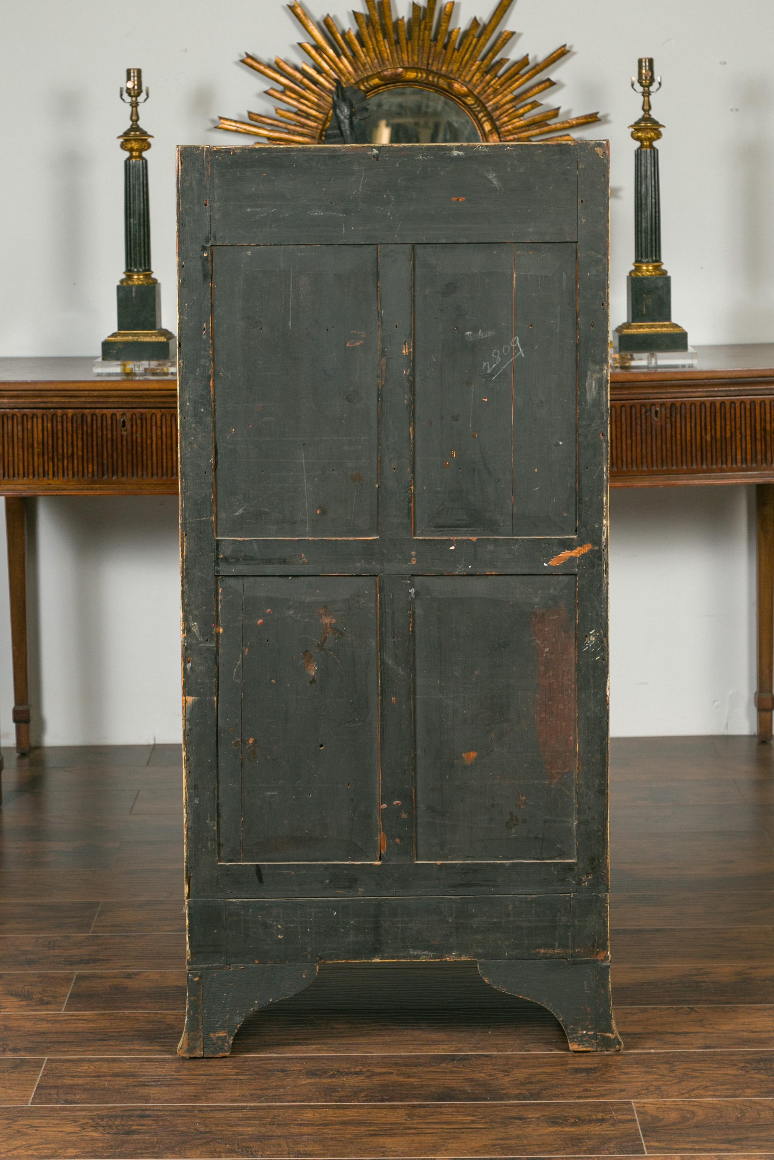 English 1870s Chinoiserie Waterfall Bookcase with Soft Yellow Painted Finish in vendita 9