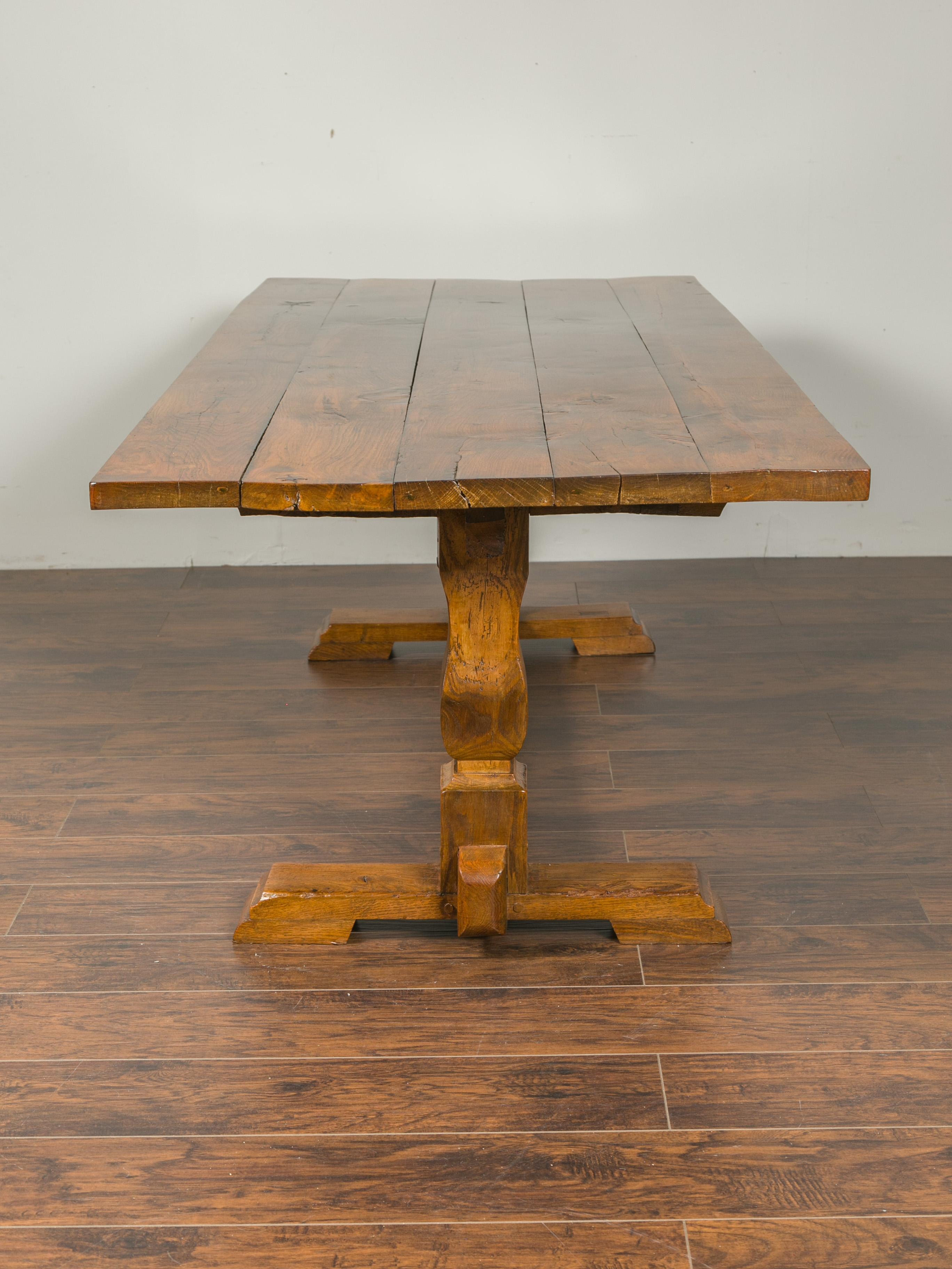 English 1870s Elm and Walnut Farm Table with Trestle Base and Baluster Legs In Good Condition In Atlanta, GA