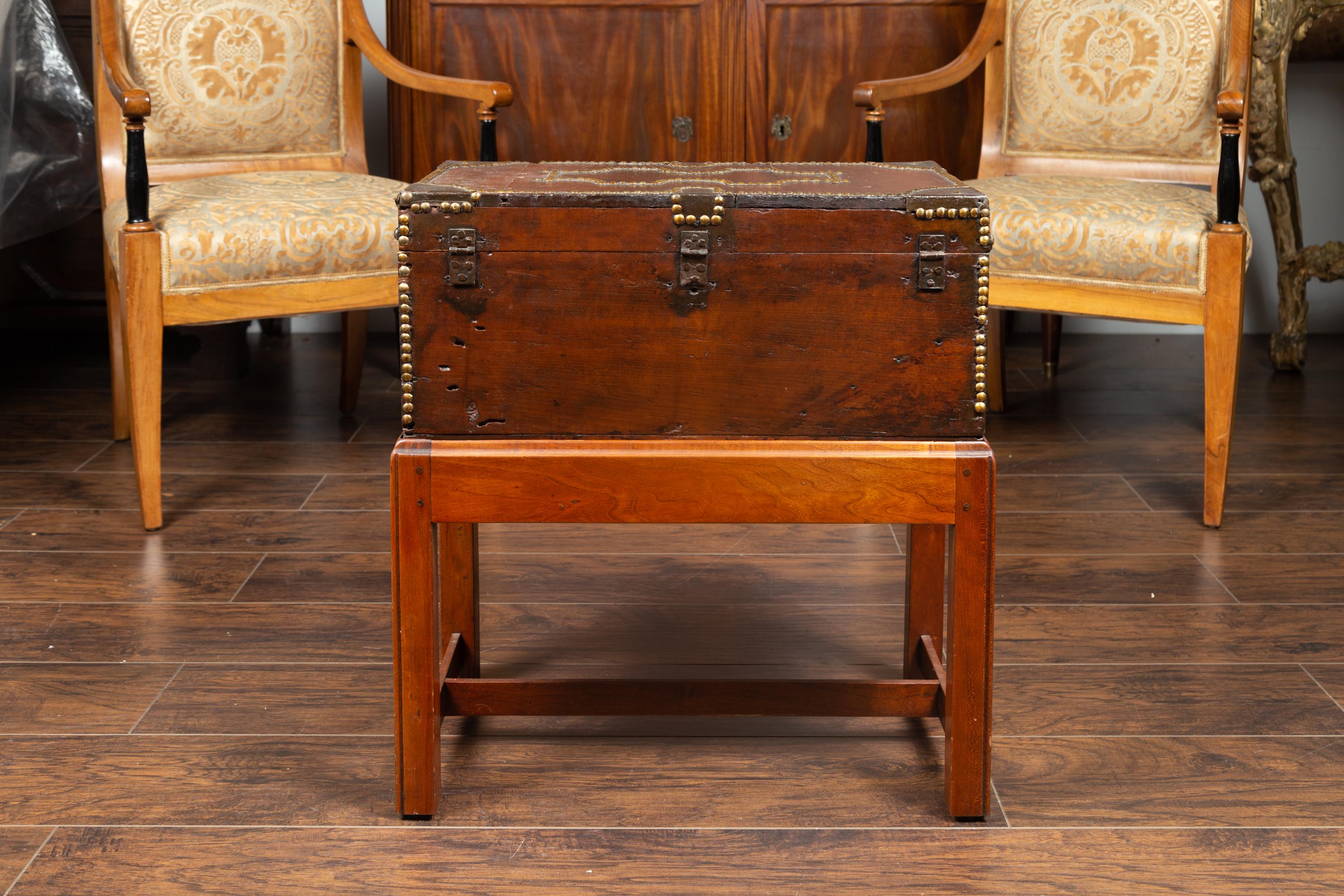 English 1870s Leather Bound Box with Brass Studs, Mounted on Custom Wooden Stand For Sale 3