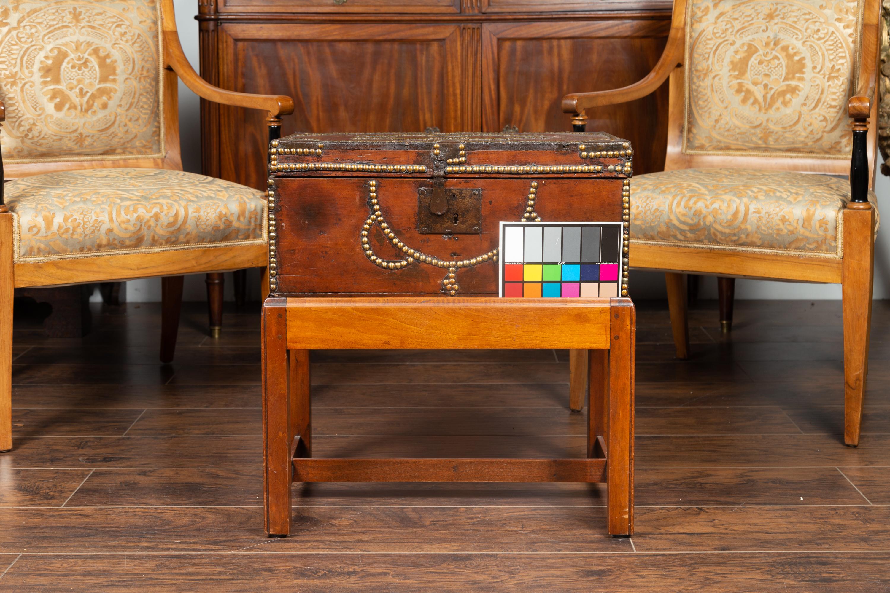 English 1870s Leather Bound Box with Brass Studs, Mounted on Custom Wooden Stand For Sale 8