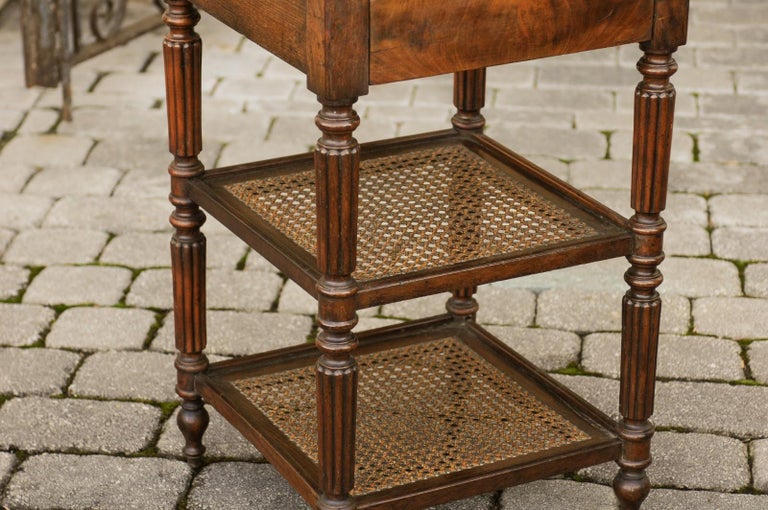 19th Century English 1870s Mahogany Étagère with Cane Shelves, Marble Top and Reeded Legs