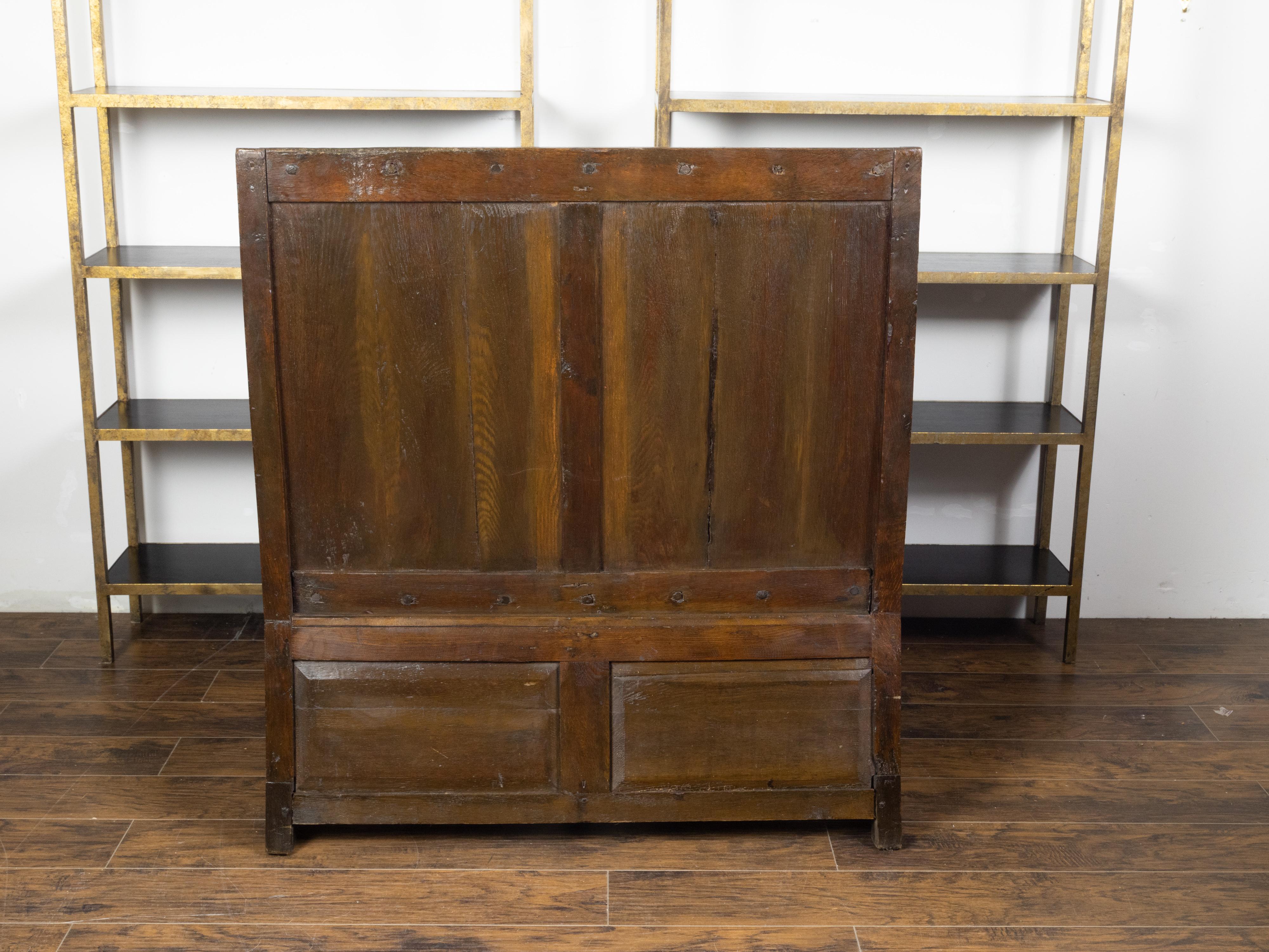 English 1870s Oak Bench with Carved Frieze, Scrolling Arms and Turned Legs 2