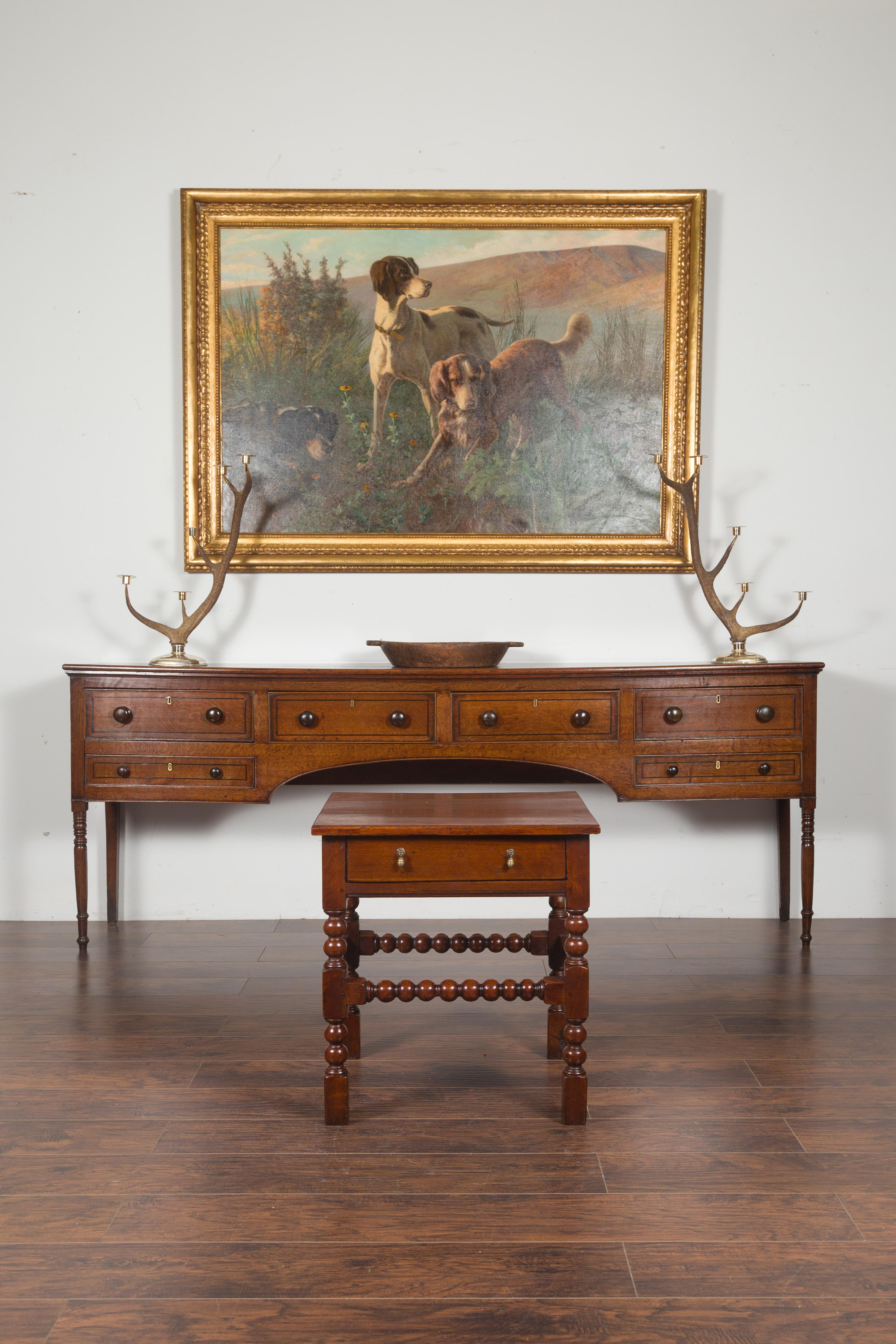 Anglais Table d'appoint anglaise des années 1870 avec tiroir simple et brancards en vente