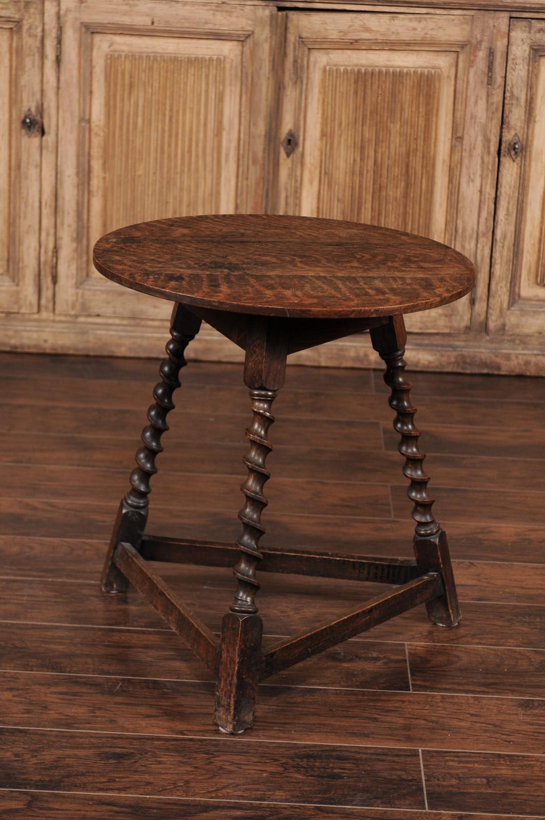 English 1870s Oak Cricket Table with Barley Twist Legs and Side Stretchers 1