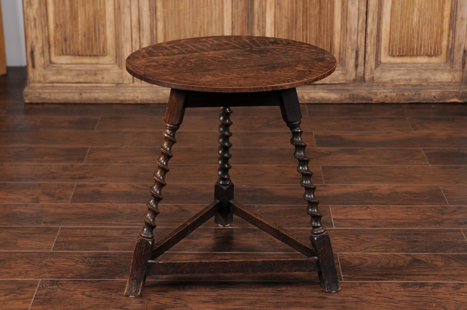 English 1870s Oak Cricket Table with Barley Twist Legs and Side Stretchers 4
