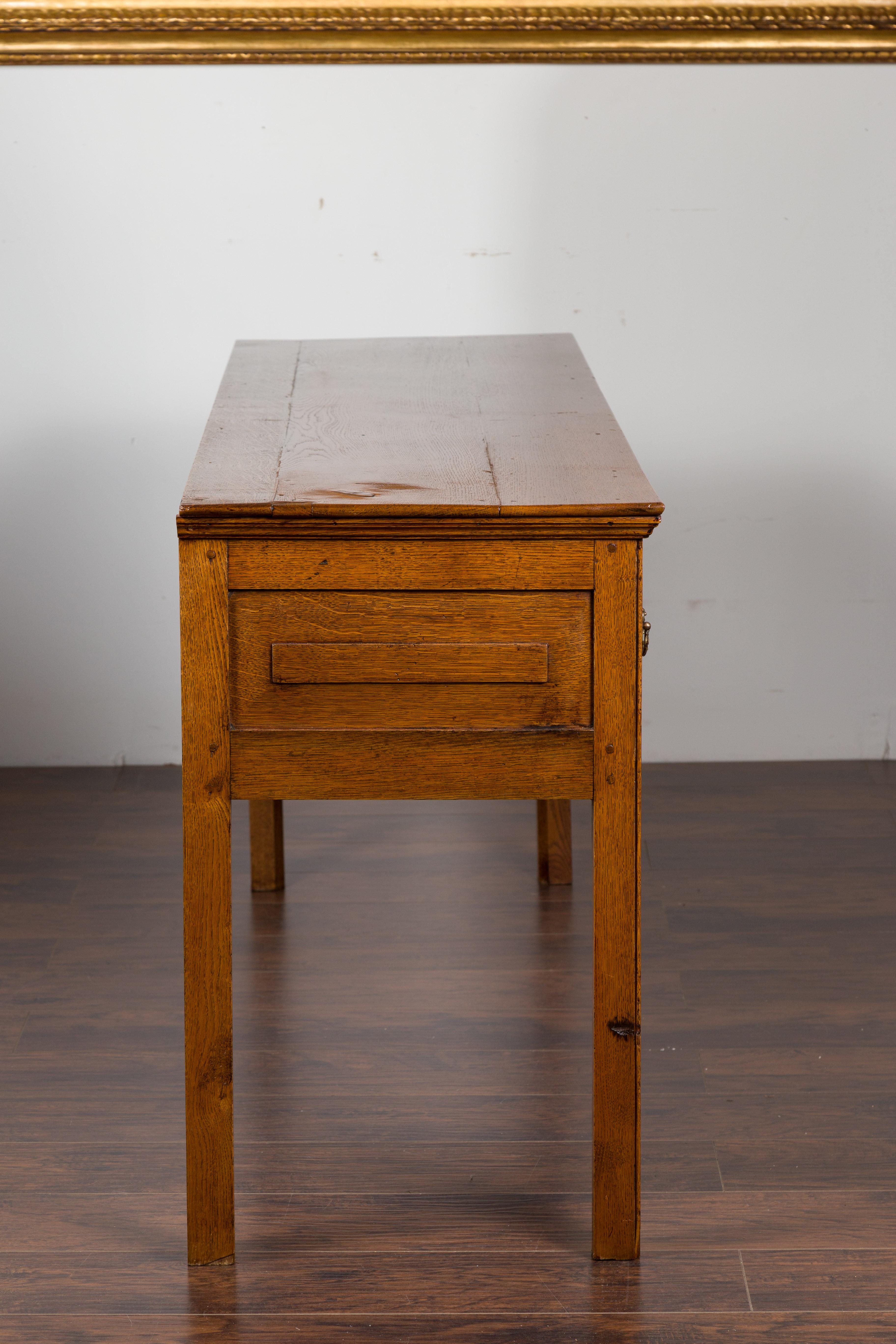 English 1870s Oak Dresser Base with Two-Toned Drawers and Scalloped Apron 8