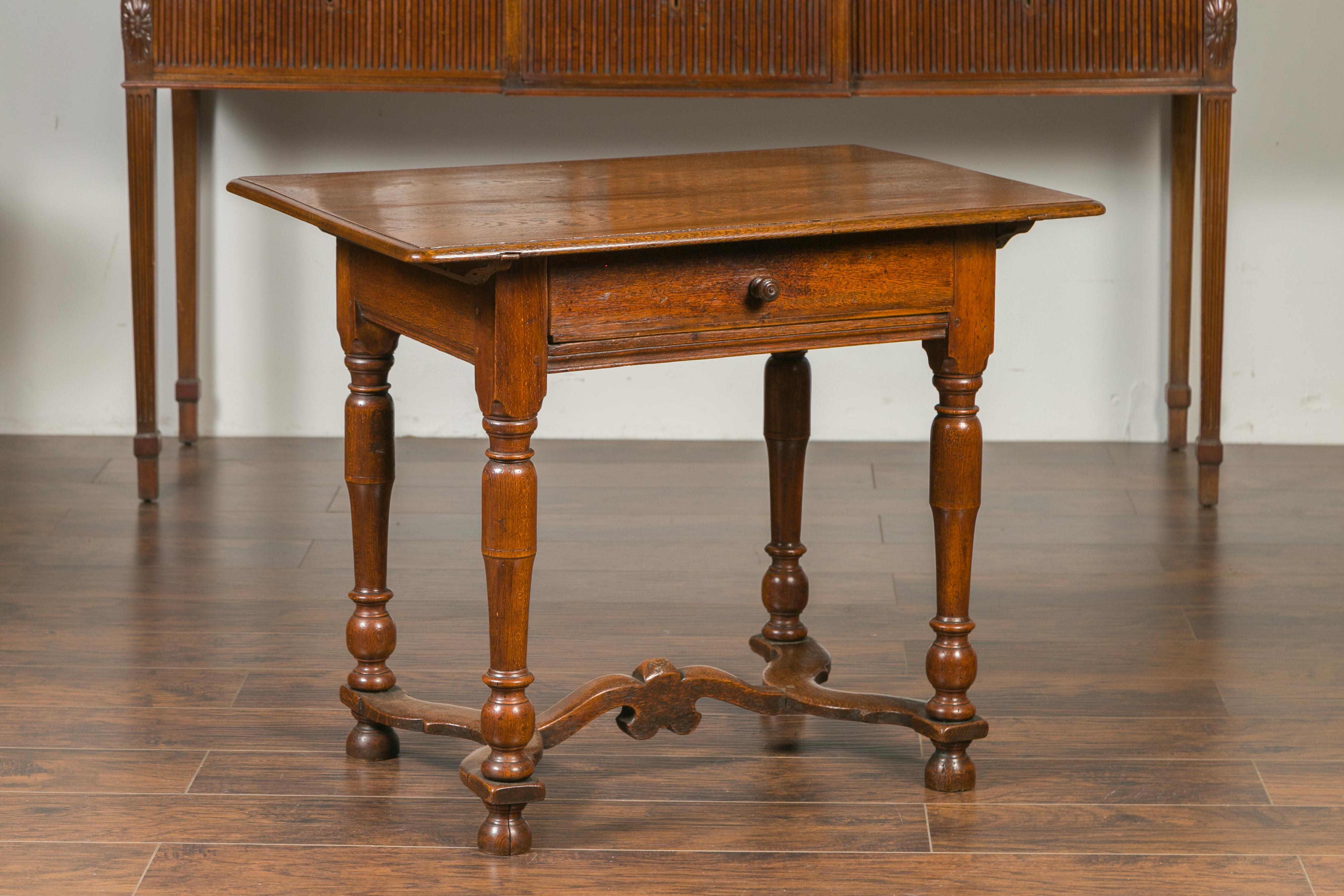 English 1870s Oak Side Table with Single Drawer, Turned Legs and Cross Stretcher In Good Condition In Atlanta, GA
