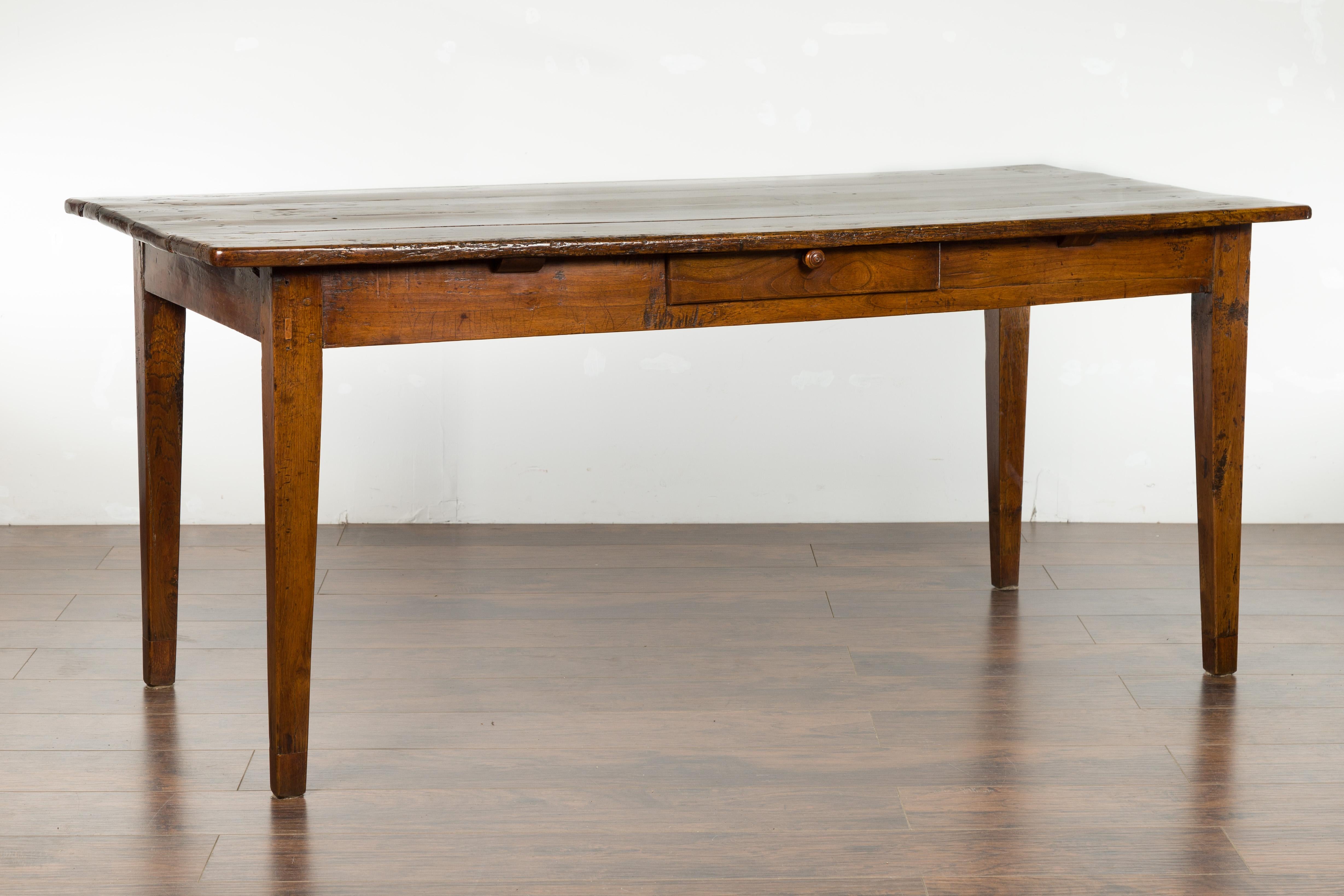 English 1870s Rustic Elm Farm Table with Single Drawer and Tapered Legs 7