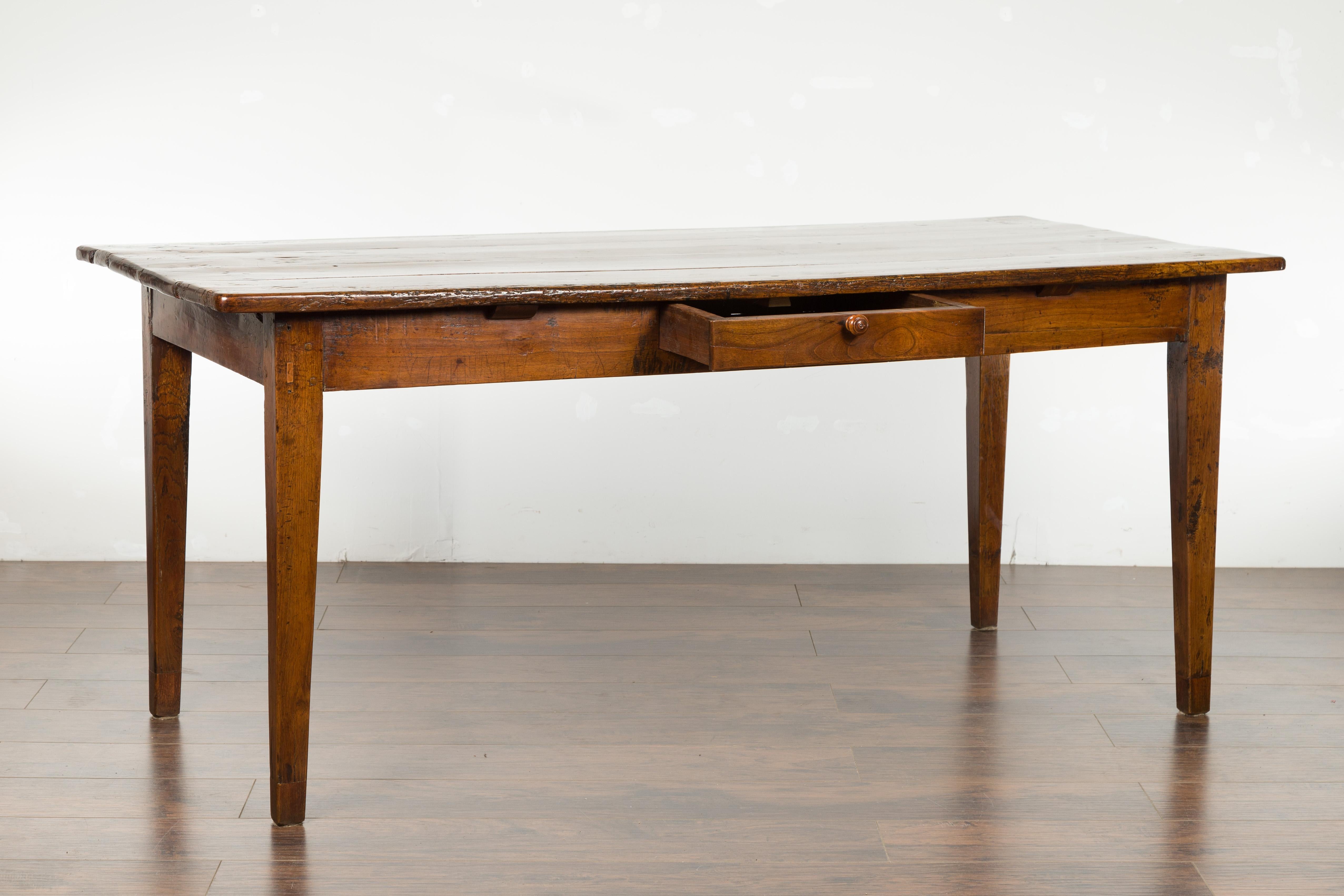 English 1870s Rustic Elm Farm Table with Single Drawer and Tapered Legs 8