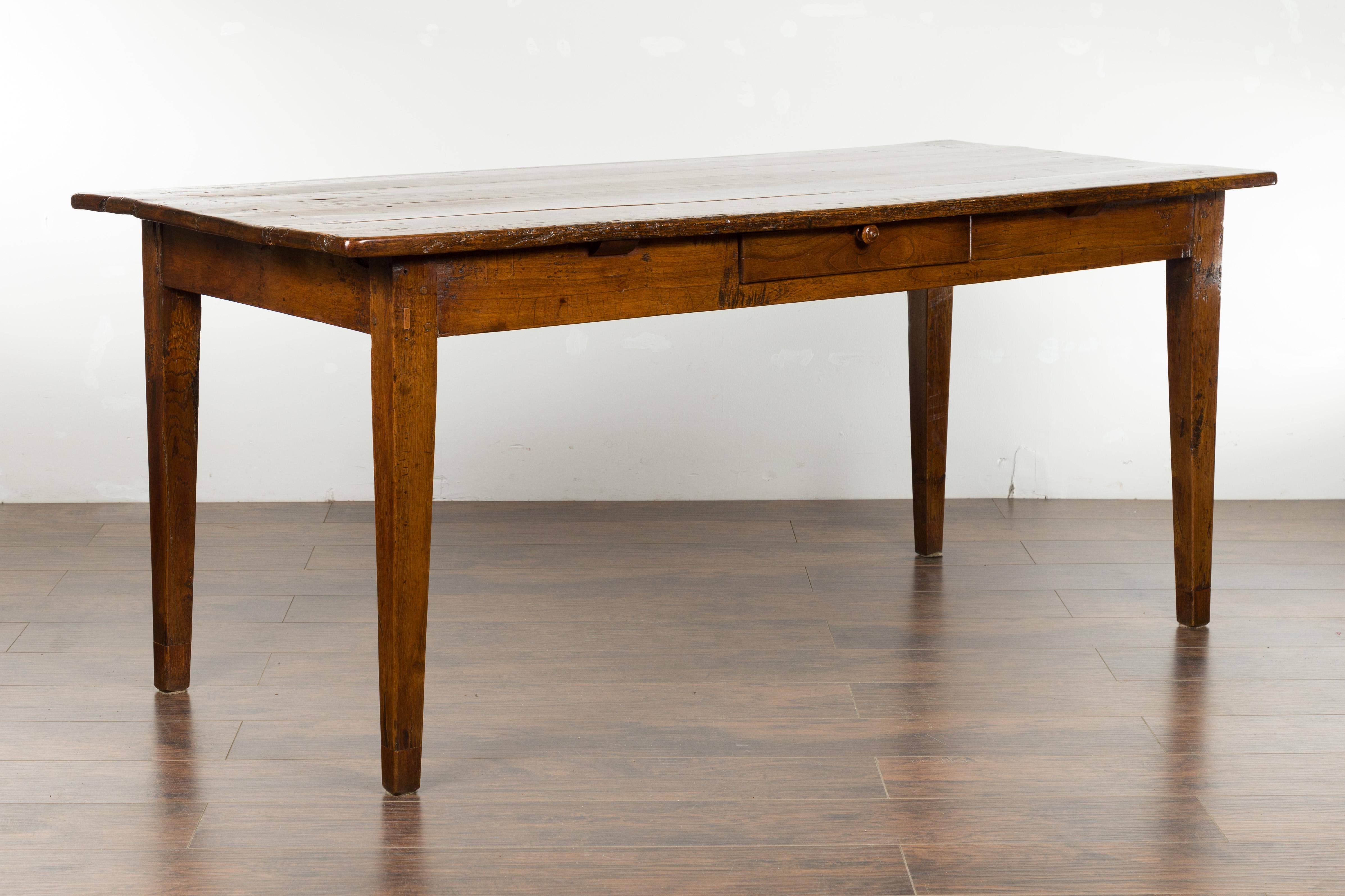 English 1870s Rustic Elm Farm Table with Single Drawer and Tapered Legs 10