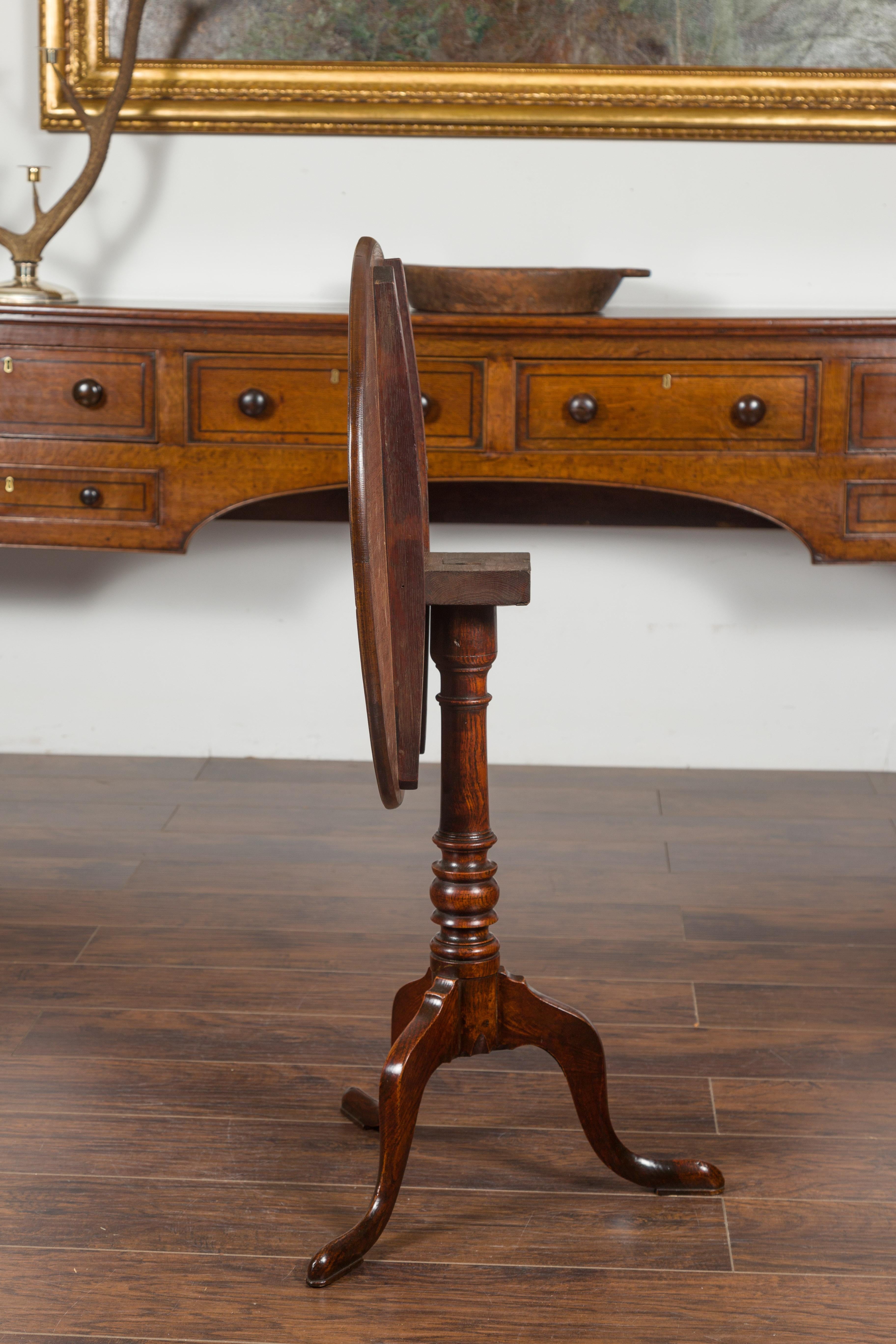 English 1870s Tilt-Top Oak Gueridon Pedestal Table with Tripod Base 7