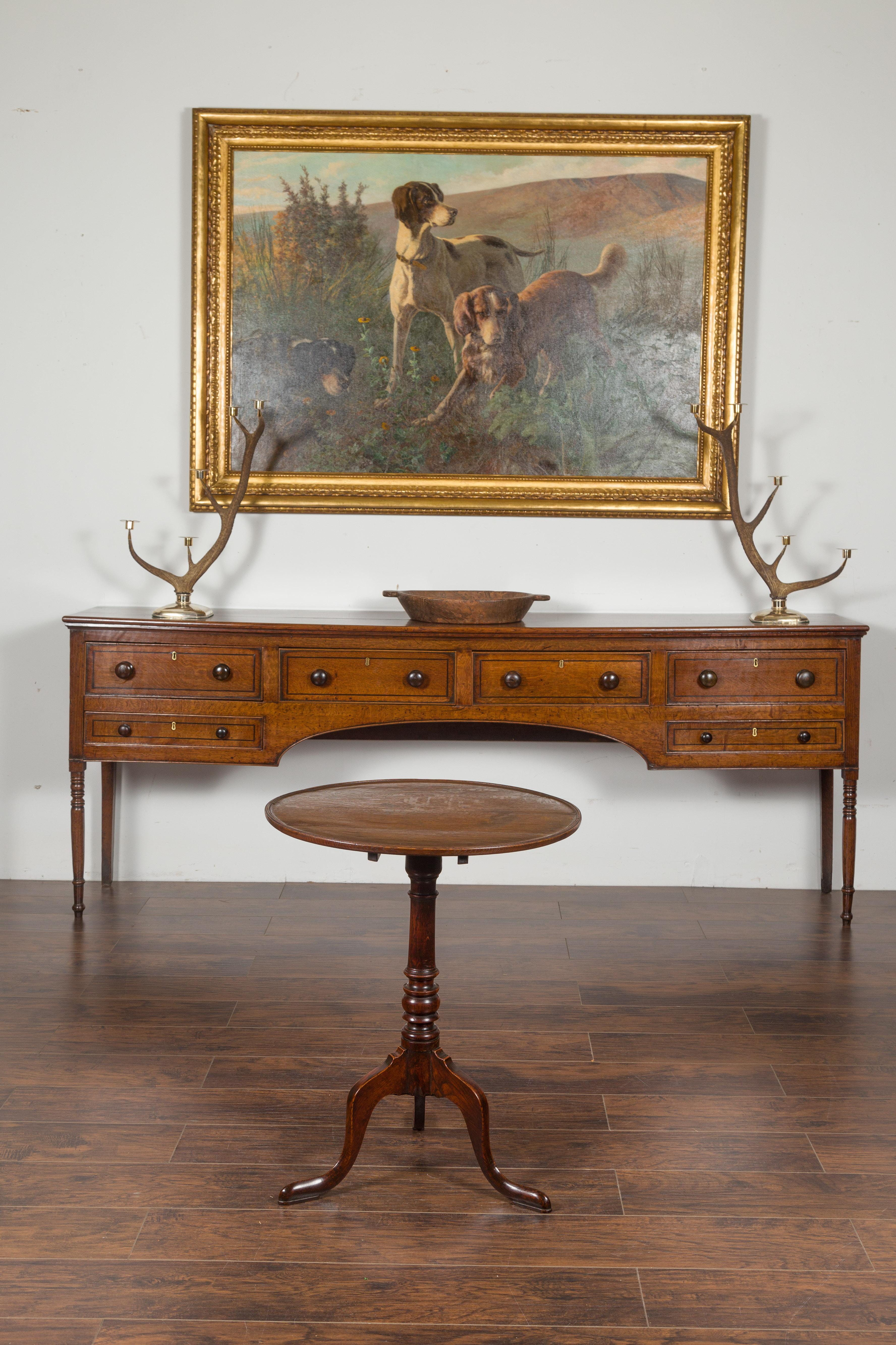 English 1870s Tilt-Top Oak Gueridon Pedestal Table with Tripod Base In Good Condition In Atlanta, GA